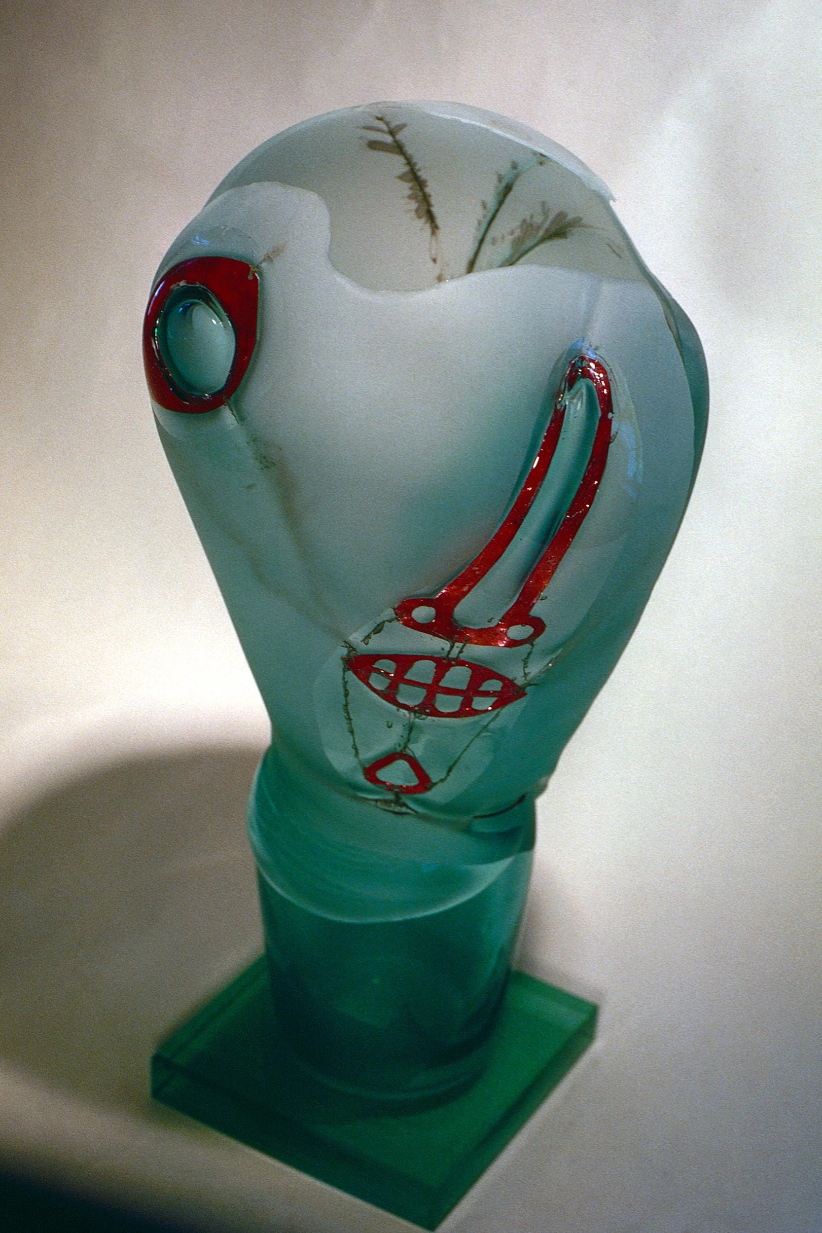 DAS0415-Don-Shepherd-artist-designer-glass-encased-metal-heads-sculpture-Transcending-Head-1981.jpg
