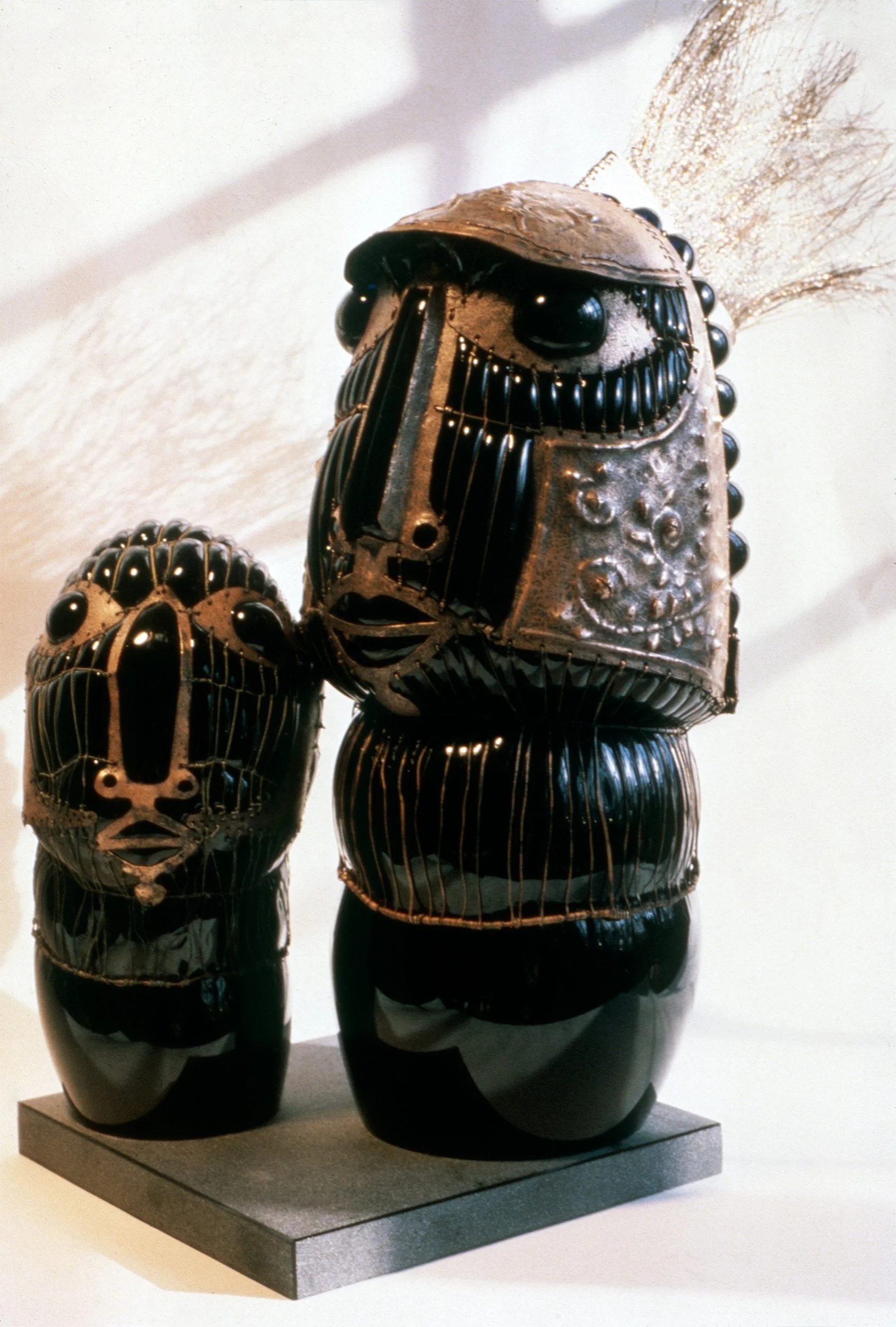 DAS0676-Don-Shepherd-artist-designer-glass-copper-masks-heads-sculpture-Family-Tradition-1981.jpg