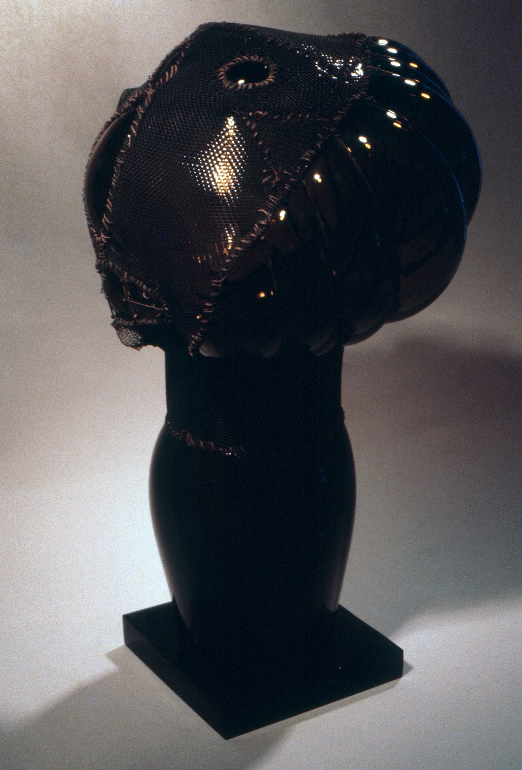 DAS0755-Don-Shepherd-artist-designer-glass-heads-wire-mesh-sculpture-1980.jpg