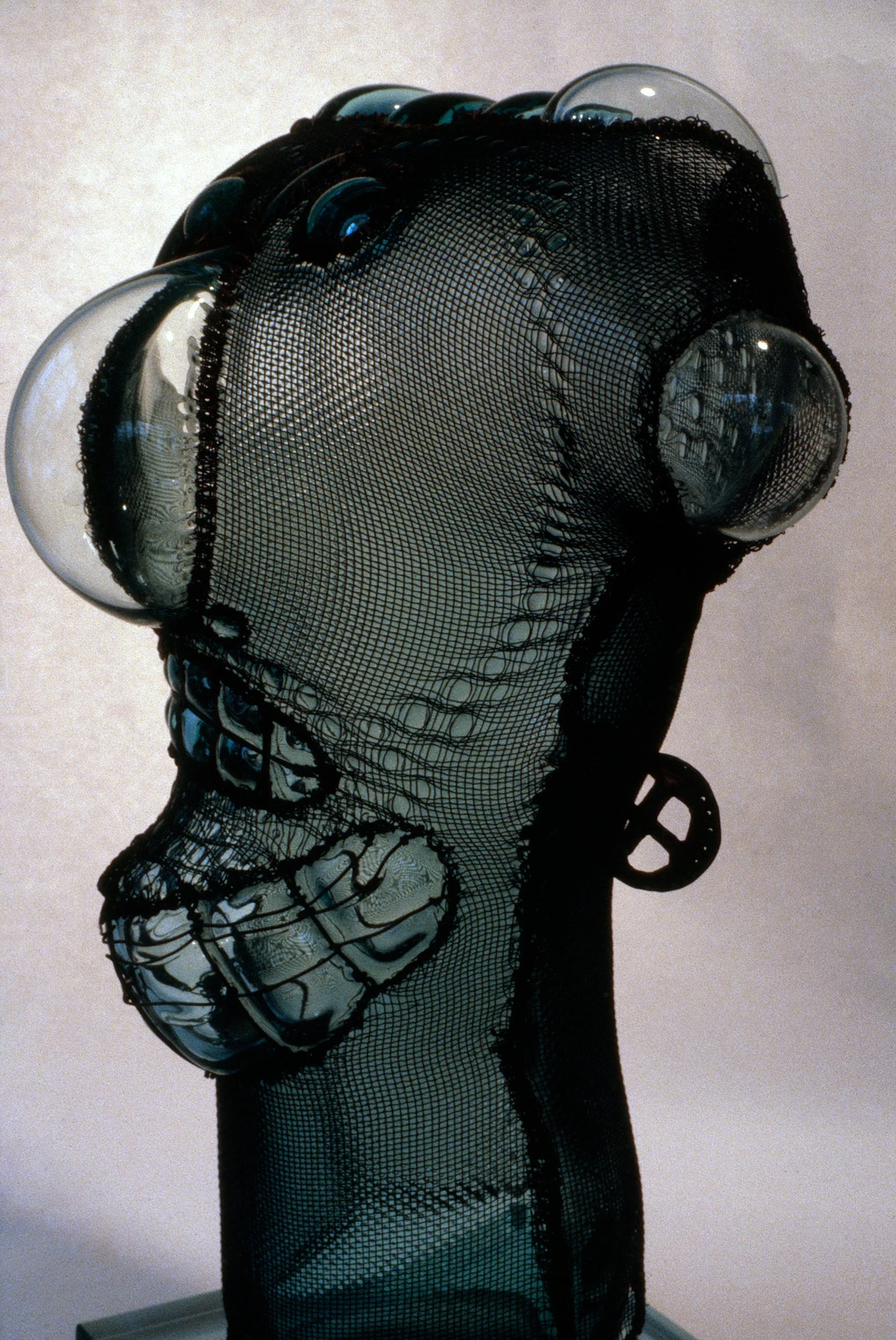 DAS0792-Don-Shepherd-artist-designer-glass-heads-wire-mesh-sculpture-1979.jpg