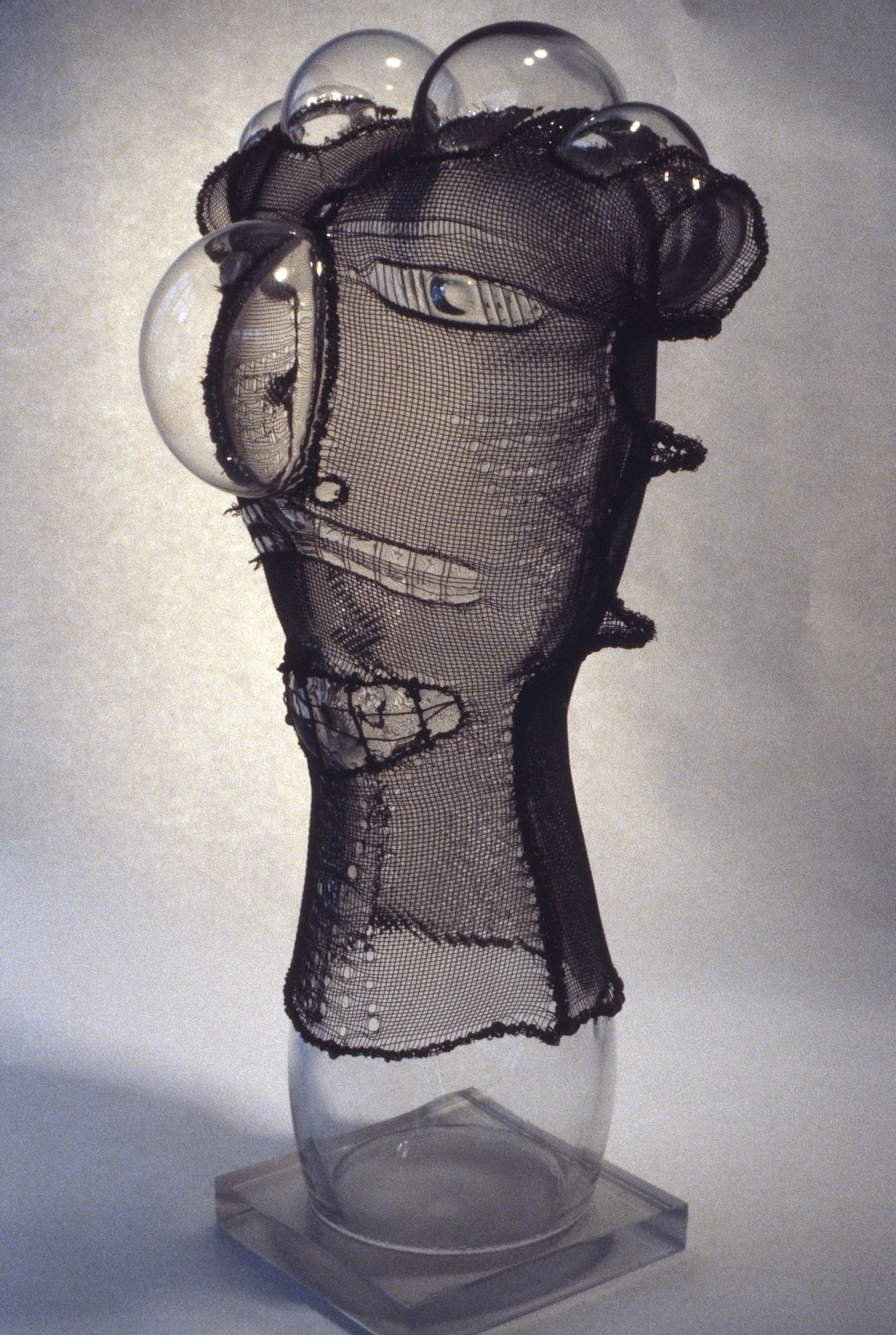 DAS0785-Don-Shepherd-artist-designer-glass-heads-wire-mesh-sculpture-1979.jpg