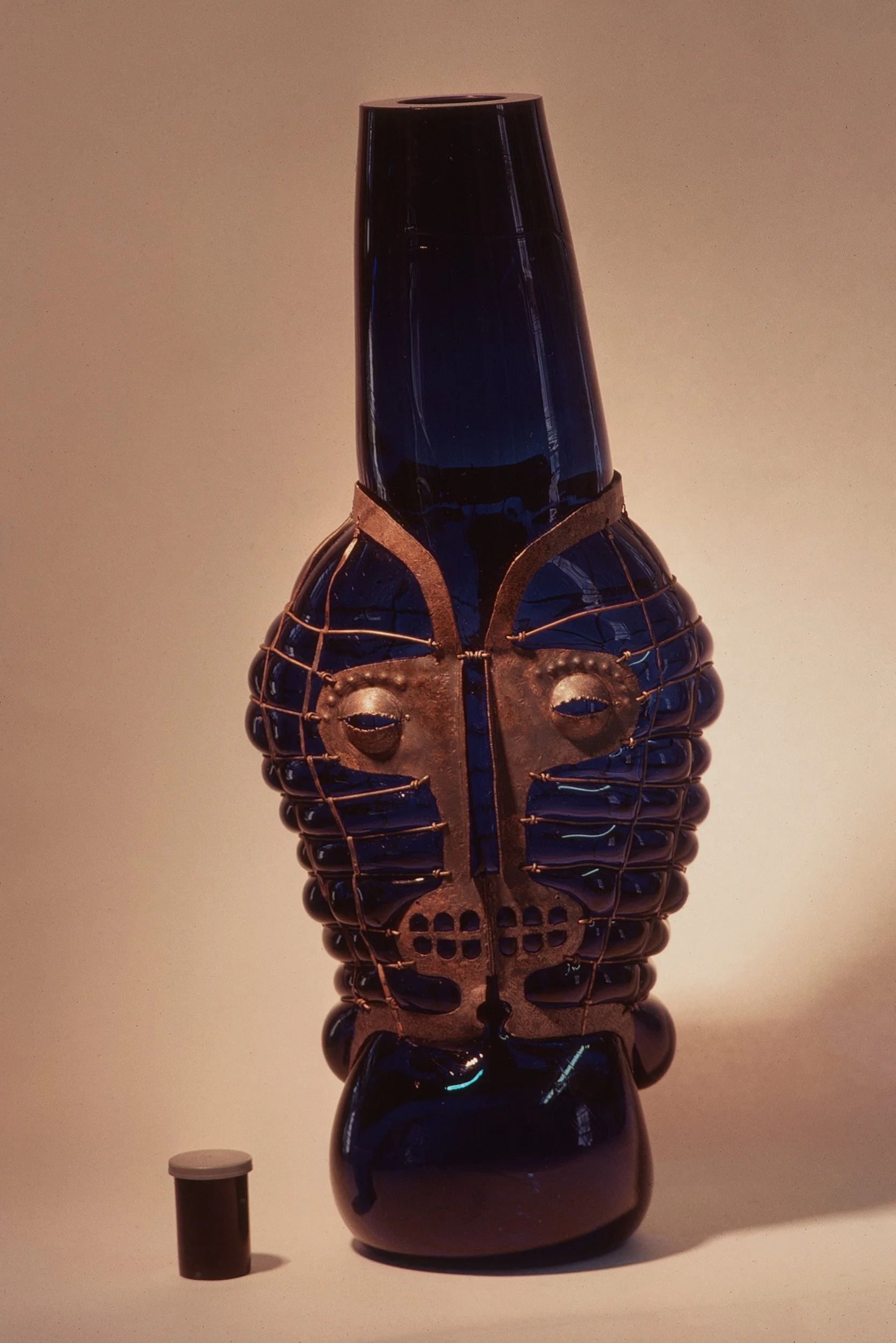 DAS0850-Don-Shepherd-artist-designer-glass-copper-masks-heads-sculpture-Head-Vase-1980.jpg