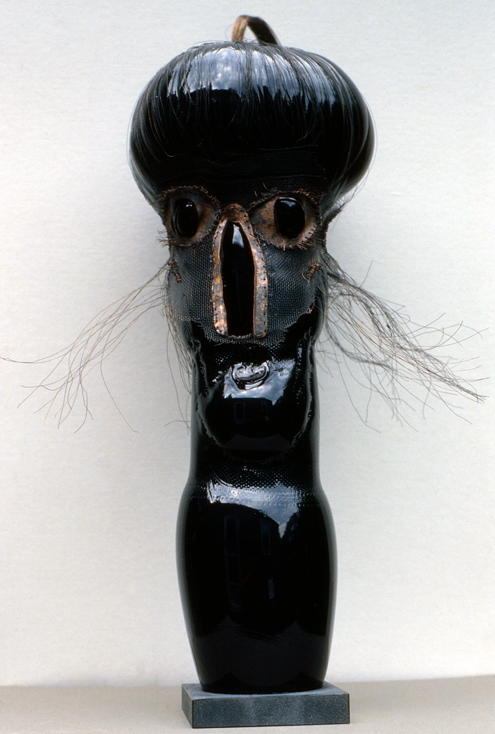 DAS0751-Don-Shepherd-artist-designer-glass-heads-wire-mesh-sculpture-1981.jpg