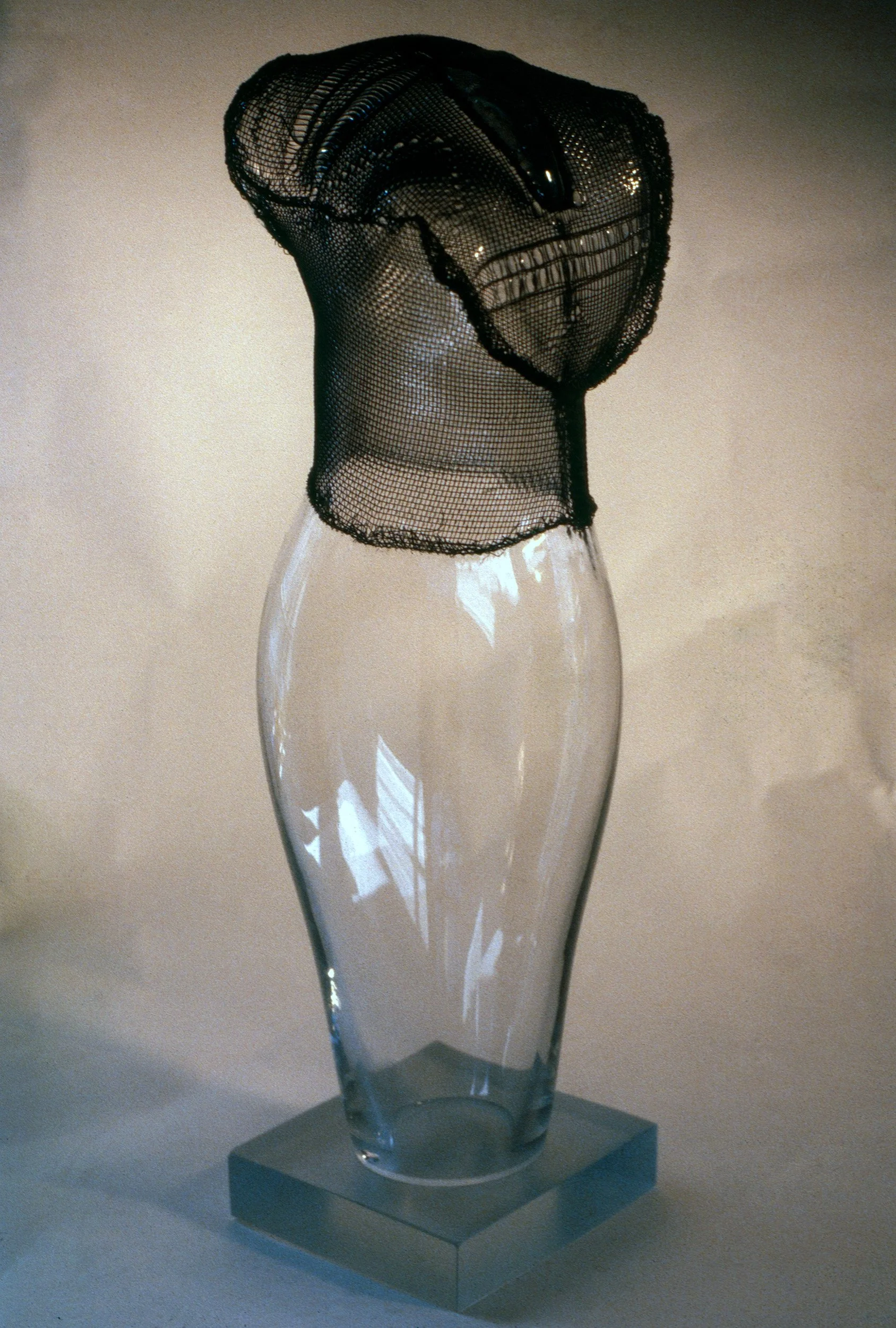 DAS0799-Don-Shepherd-artist-designer-glass-heads-wire-mesh-sculpture-1979.jpg