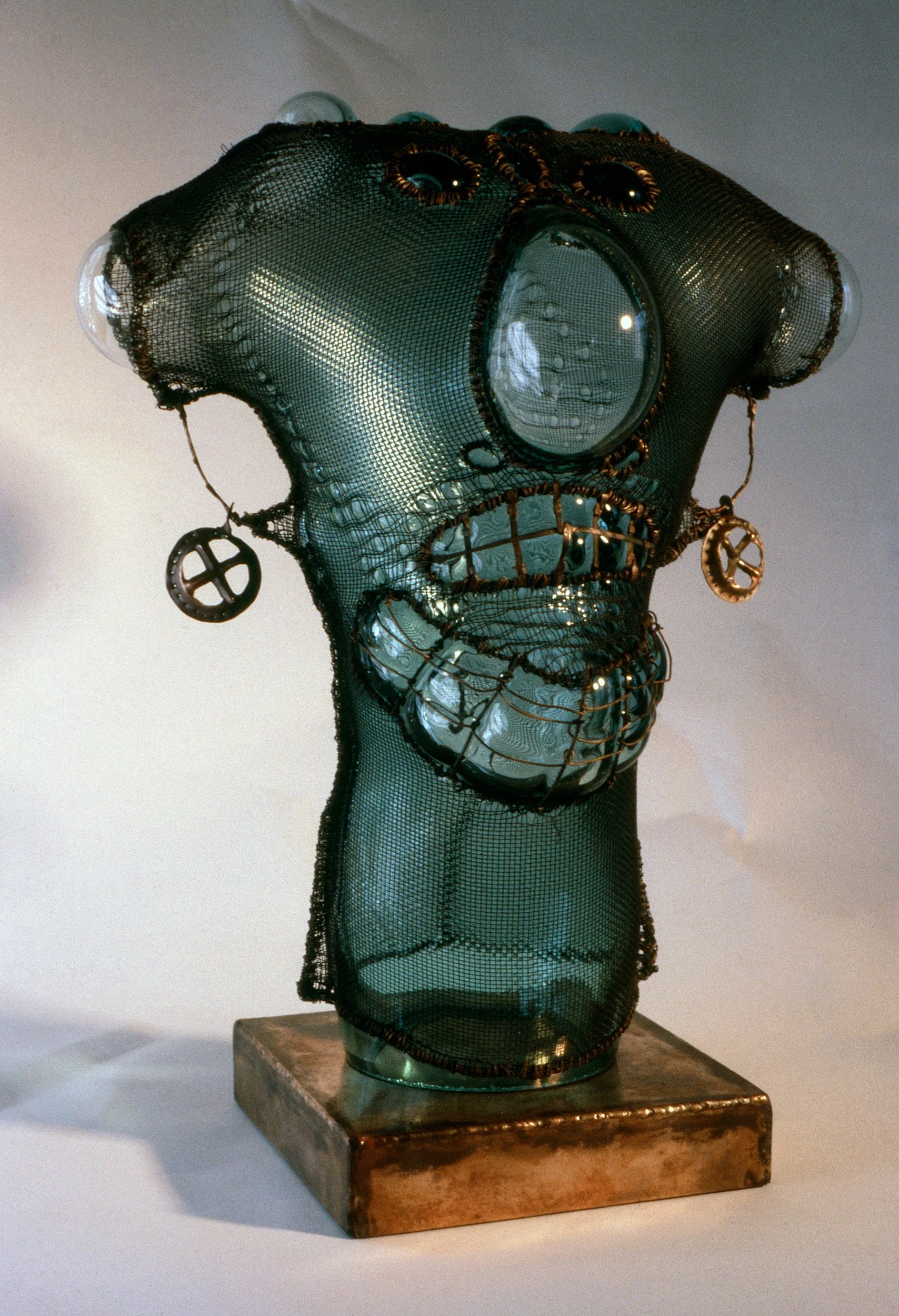 DAS0789-Don-Shepherd-artist-designer-glass-heads-wire-mesh-sculpture-1979.jpg