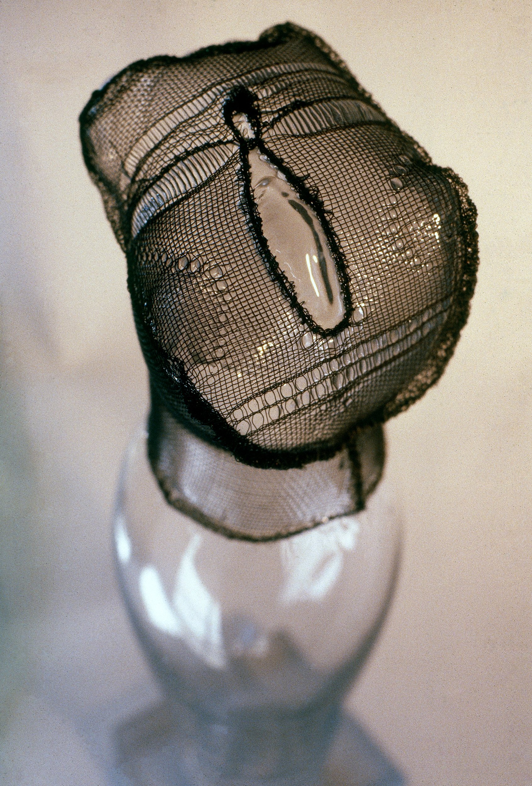 DAS0801-Don-Shepherd-artist-designer-glass-heads-wire-mesh-sculpture-1979.jpg