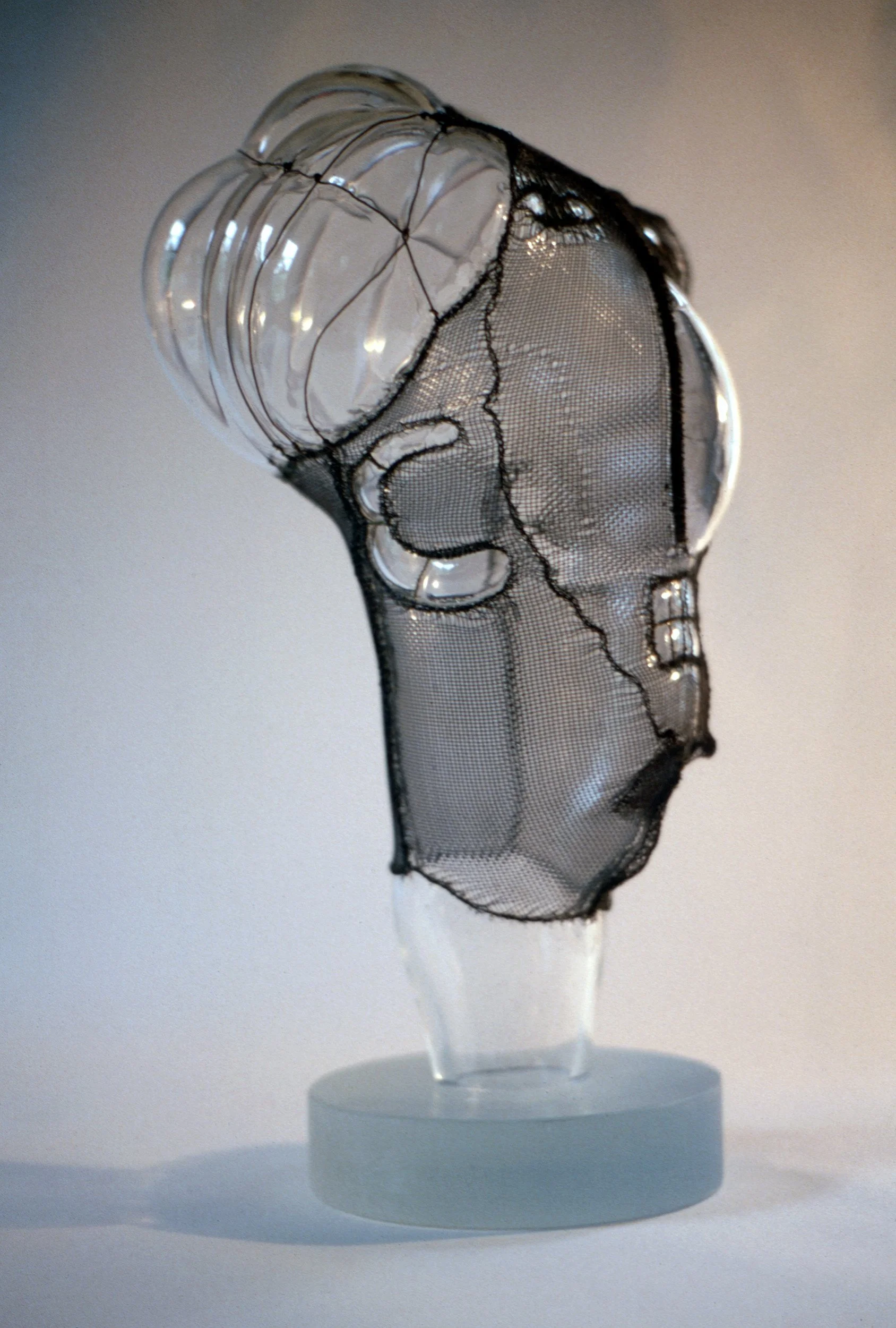 DAS0771-Don-Shepherd-artist-designer-glass-heads-wire-mesh-sculpture-Woman-1979.jpg
