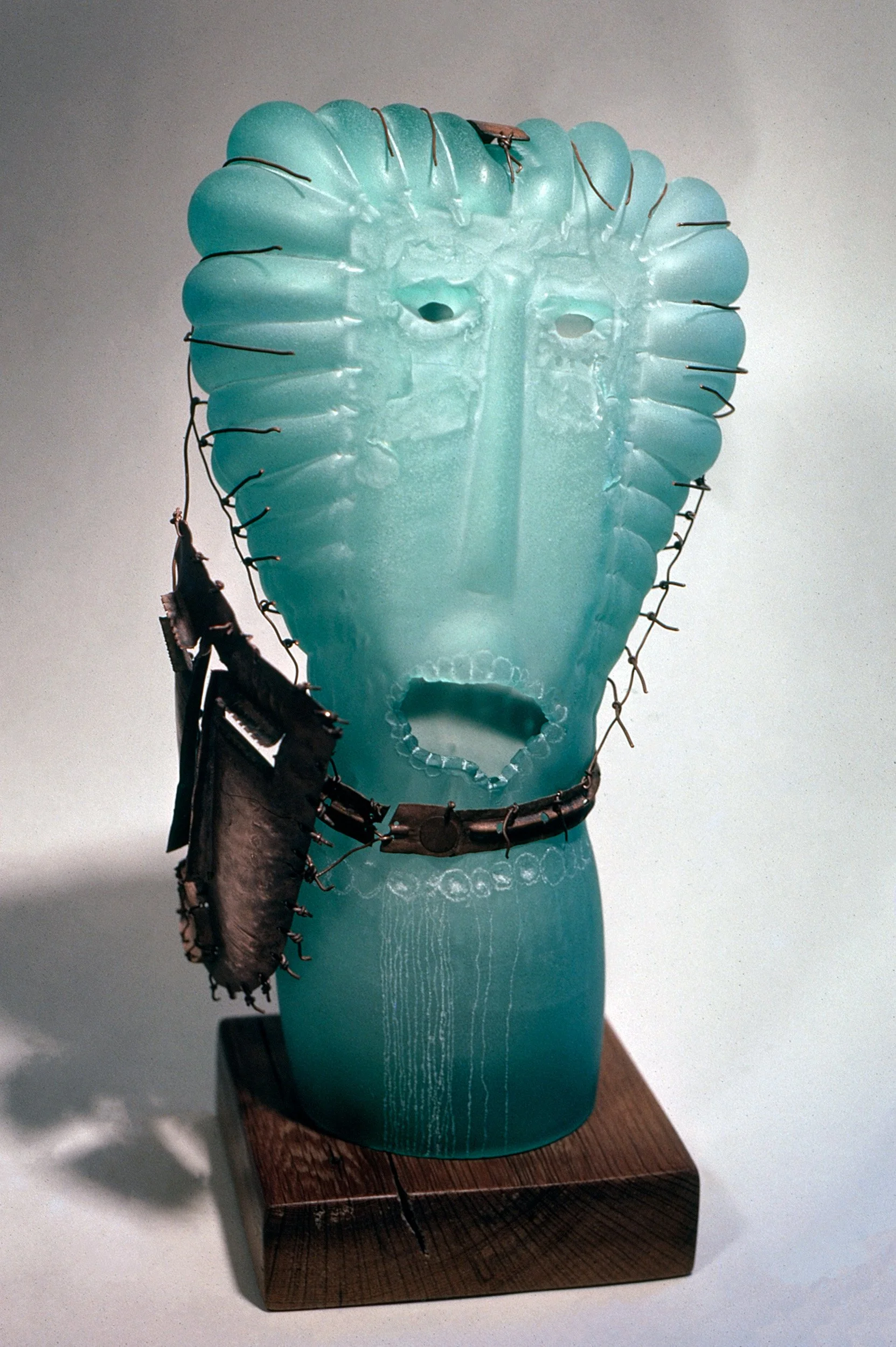 DAS0958-Don-Shepherd-artist-designer-glass-copper-masks-heads-sculpture-Green-Head-1981.jpg