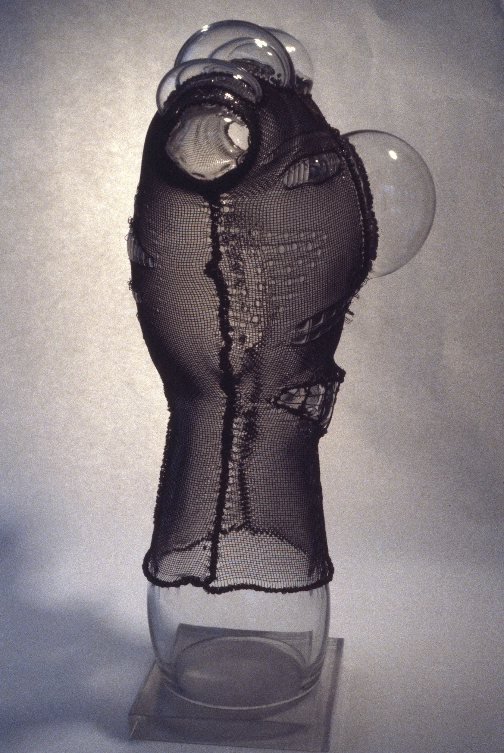 DAS0787-Don-Shepherd-artist-designer-glass-heads-wire-mesh-sculpture-1979.jpg
