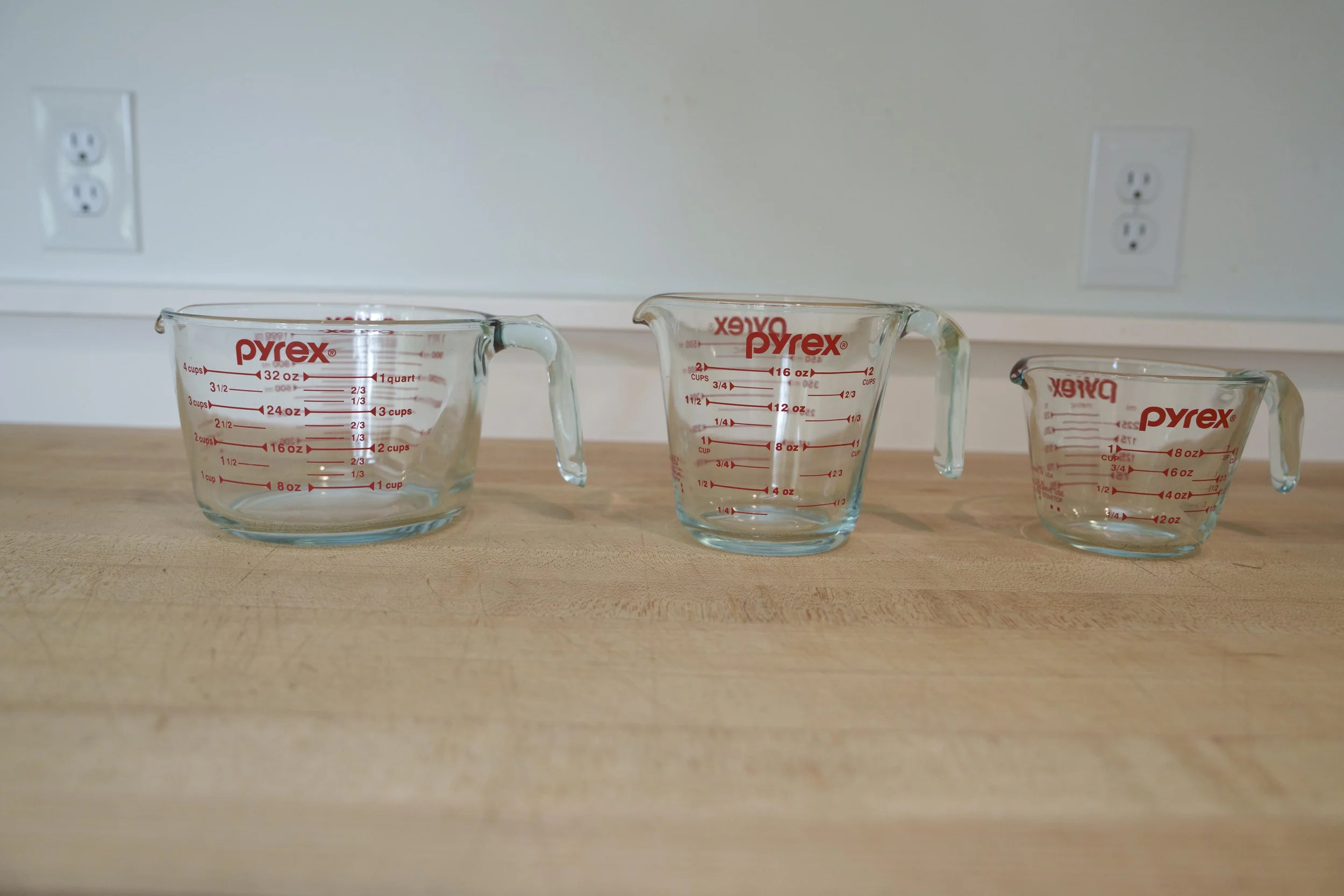 PyrexMeasuringCupSet.jpg