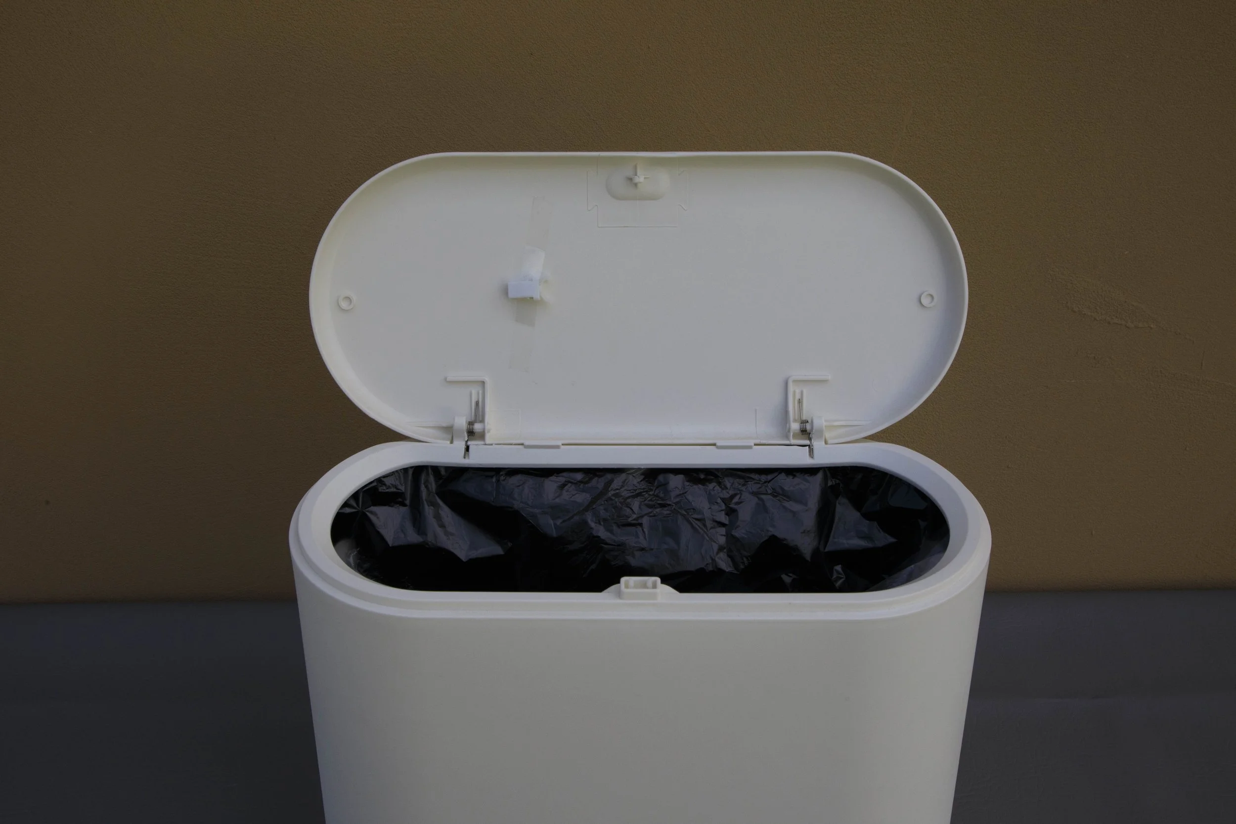 Trash Bin Bathroom2 .jpg