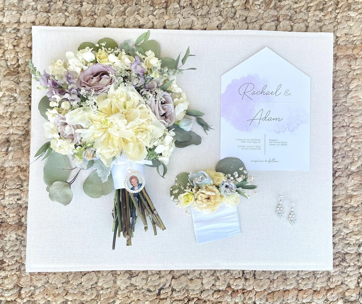 Another gorgeous platinum preservation 💕 link in the bio for booking! #floralpreservation #floralart #wedding