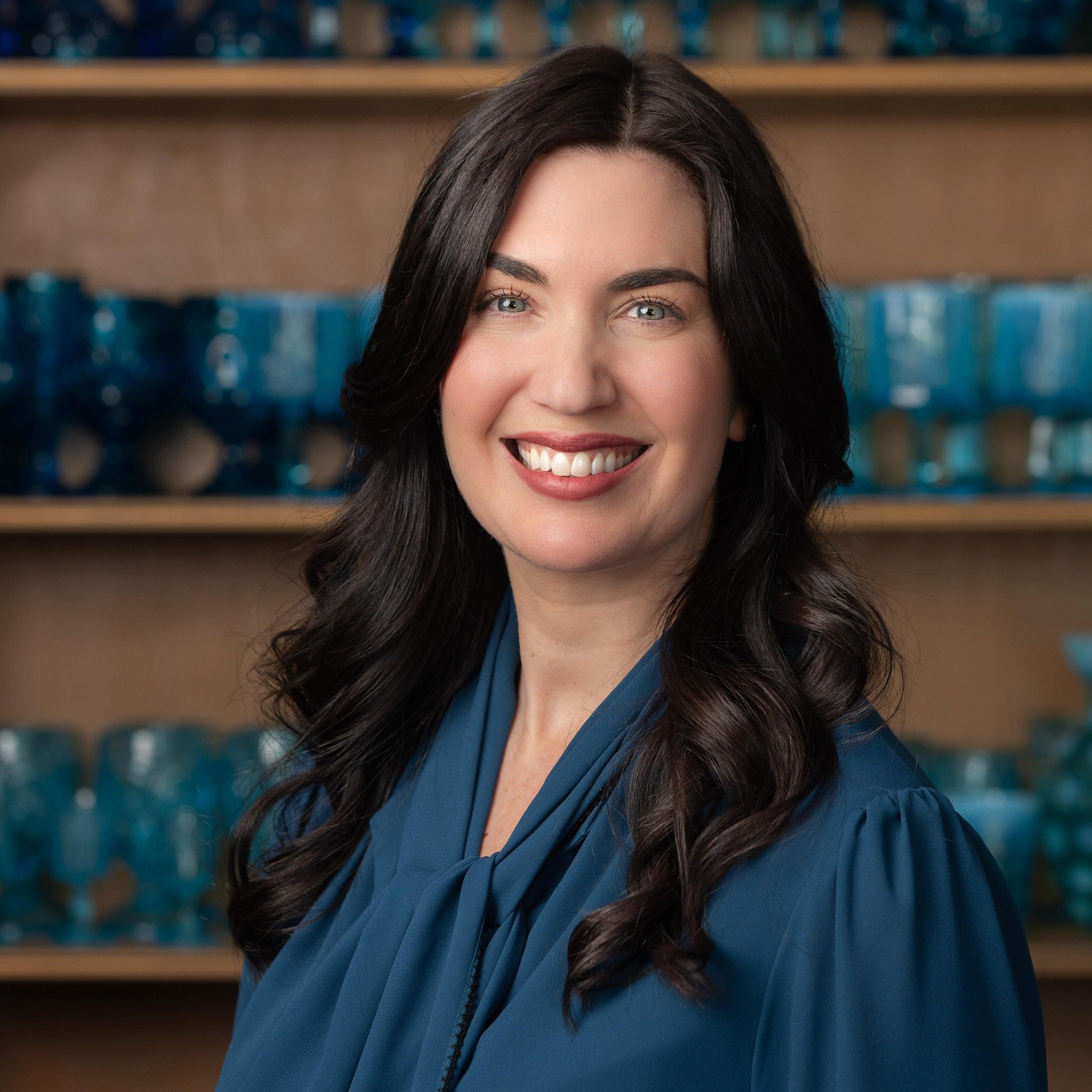 A stunning headshot to share of a recent client @backcountrymercantile .  If you are not following Amanda make sure you start.  Her store carries gorgeous hand painted ceramics, bespoke porcelain and vintage tableware.

I had a wonderful time taking 