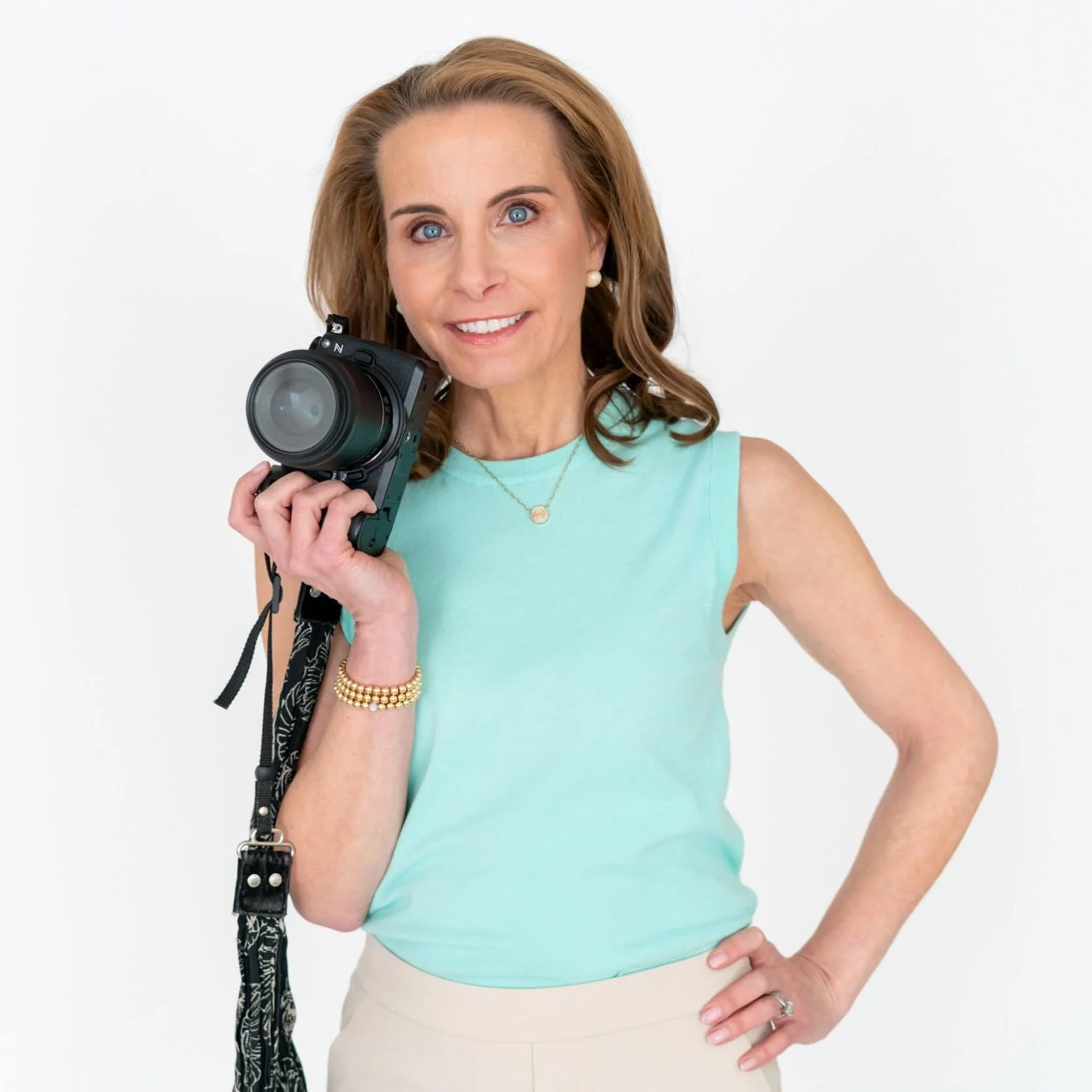 What should you wear to a branding session?

As someone who recently did my own branding shoot, I officially understand why this stresses people out 😅

The good news?
You don&rsquo;t need a whole new wardrobe.

You just need outfits that:
✨ feel lik