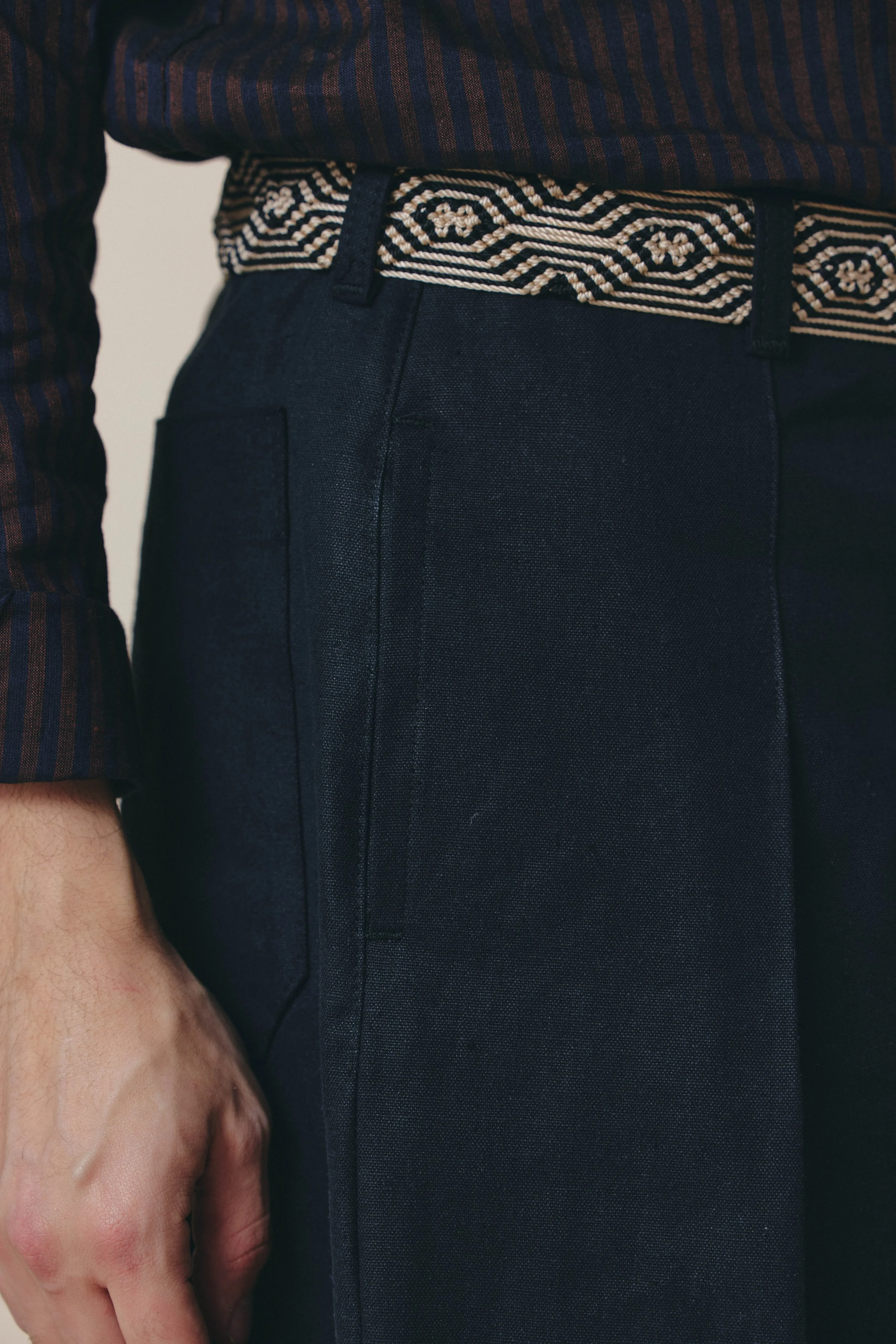 05_Black_Trousers_1140.jpg