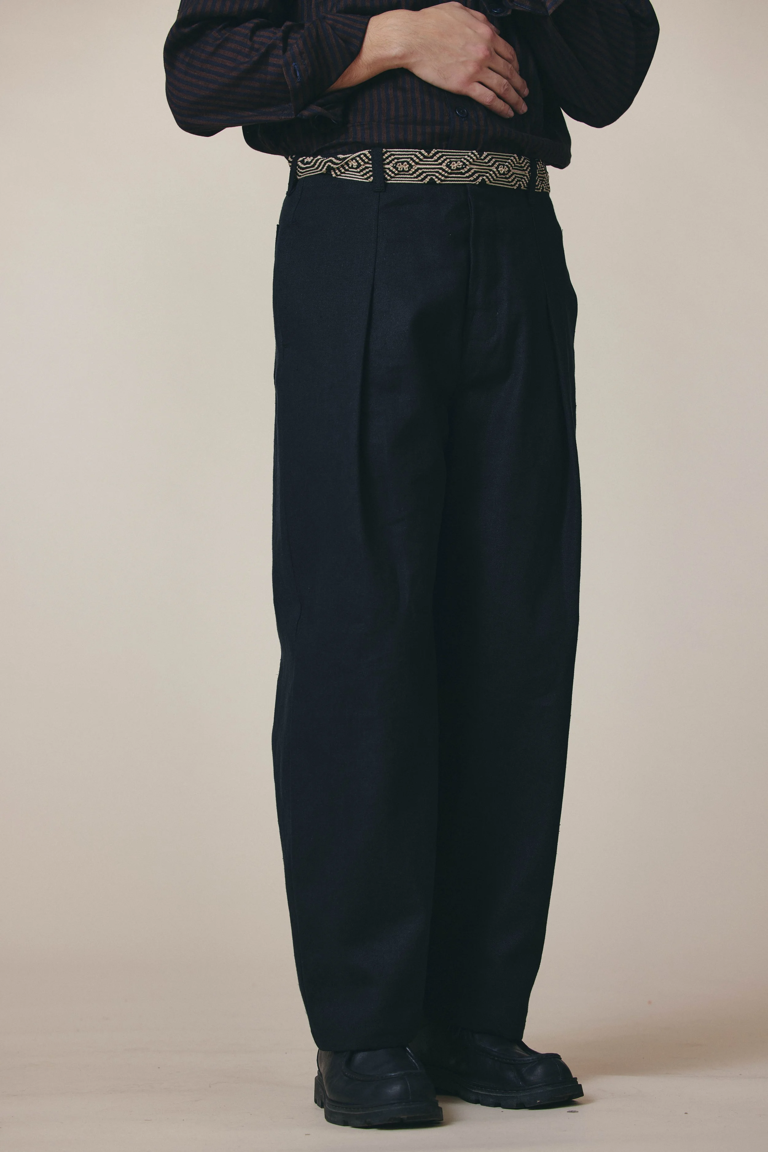 05_Black_Trousers_1136.jpg