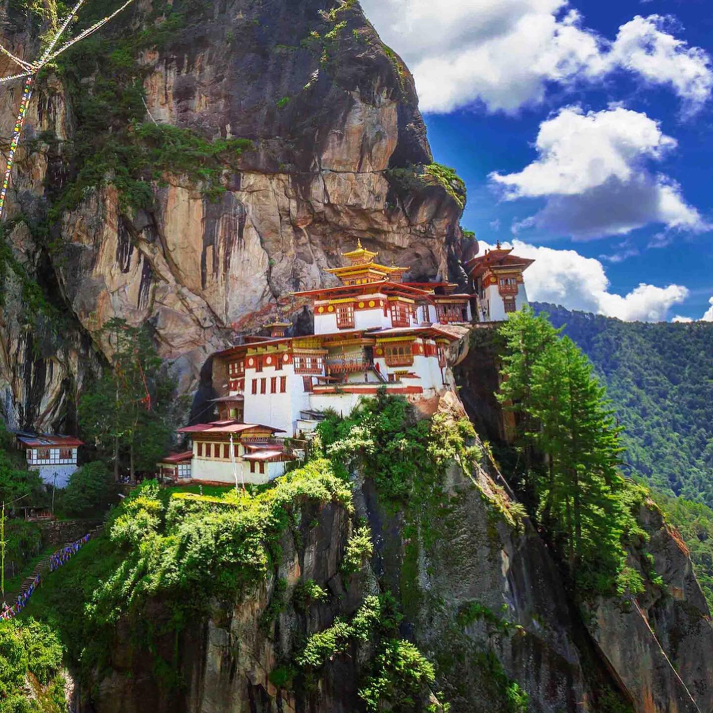 | YOGA RETREAT | BHUTAN 🇧🇹 2020
.
There&rsquo;s a whiff of adventure in the air...Come with me!
.
Let&rsquo;s do yoga in a remote mountain kingdom of fantasy and wonder. Let&rsquo;s journey to a land of surreal temples and ancient rituals.✨🏔
.
I&r