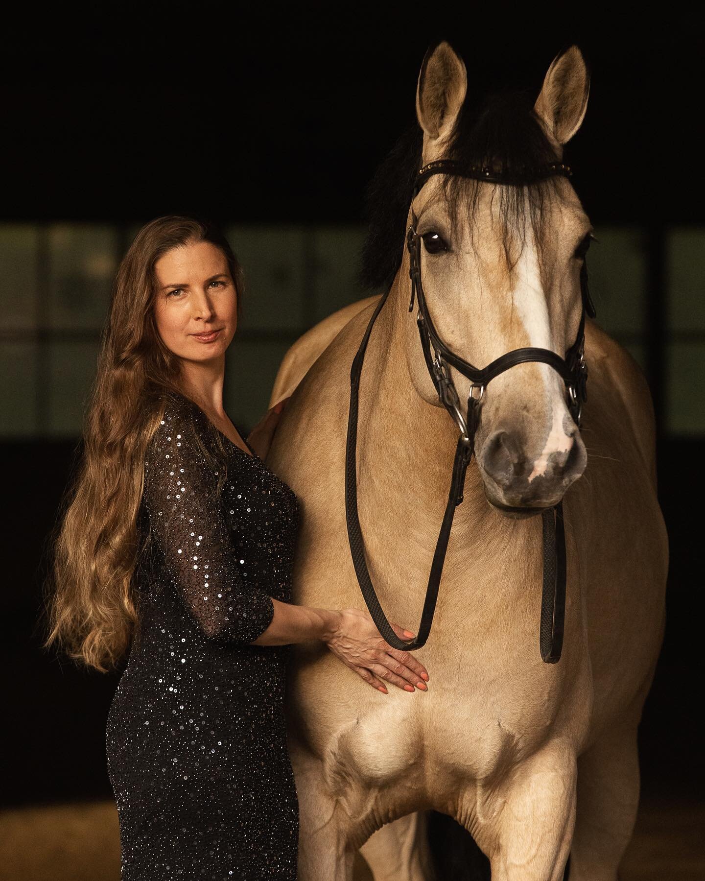 &ldquo;Elegance must be the right combination of distinction, naturalness, care and simplicity. Outside this, believe me, there is no elegance. Only pretension.&rdquo; -Spoken by Christian Dior &amp; exemplified by Sarah &amp; Worthy 🐴✨