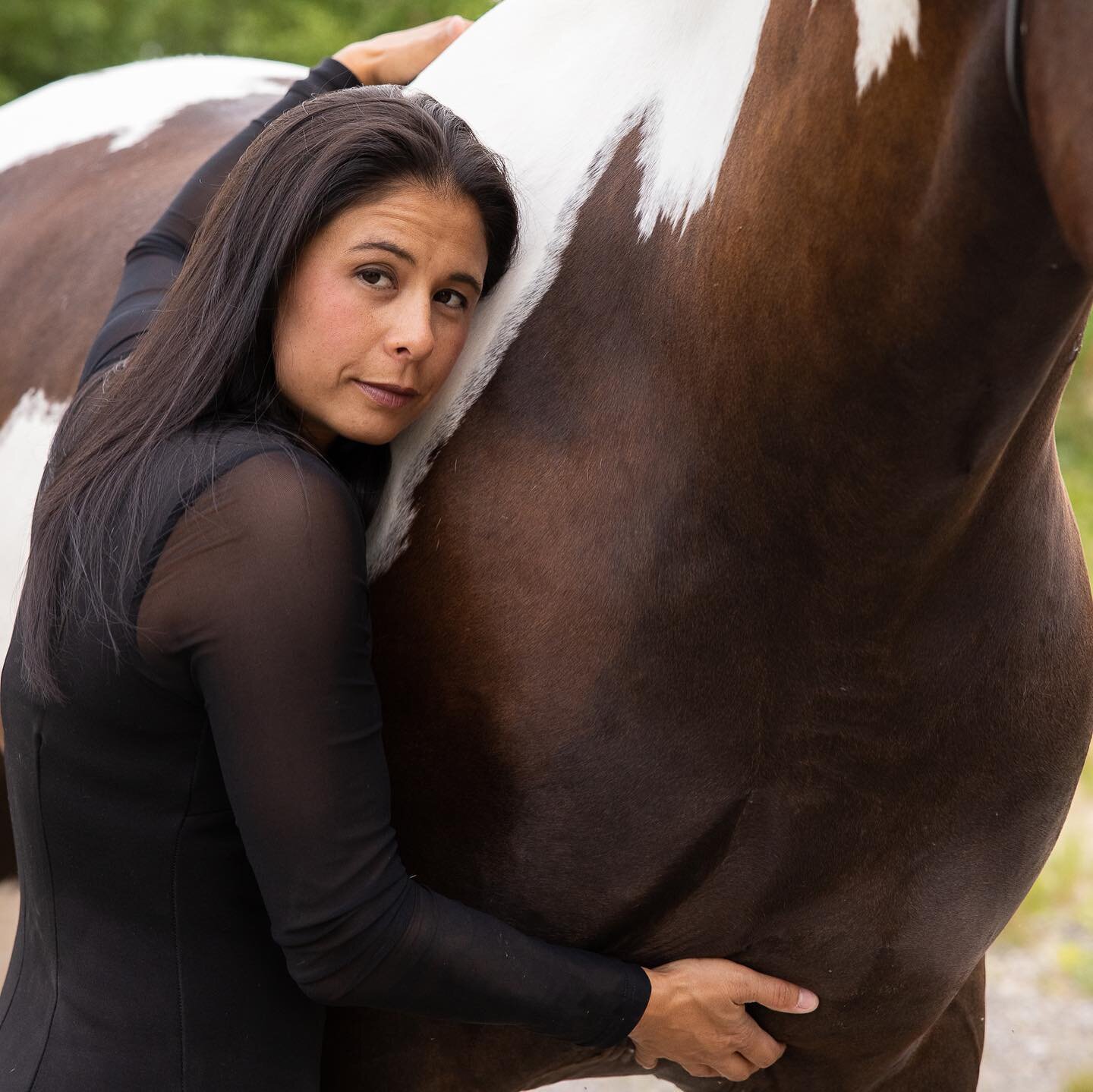 Is there any other creature capable of bringing out such power and tenderness? Horses evoke so many emotions, and Melissa and her horses sure brought it all to their session last night...the fierce, the strong, the soft, and so much beauty in it all.