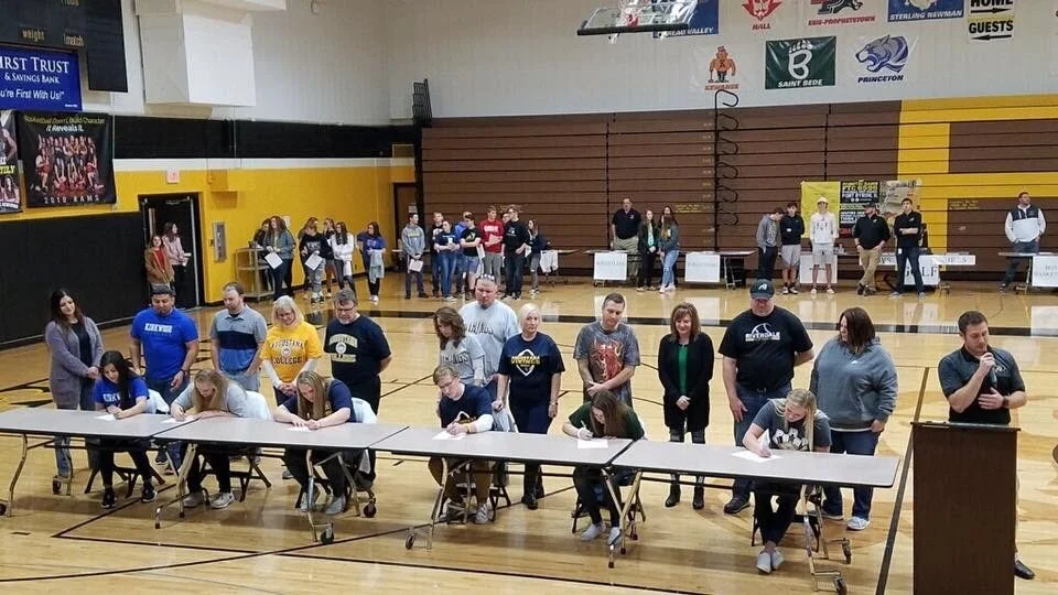 Riverdale Hosts Freshmen Orientation &amp; Senior Signing