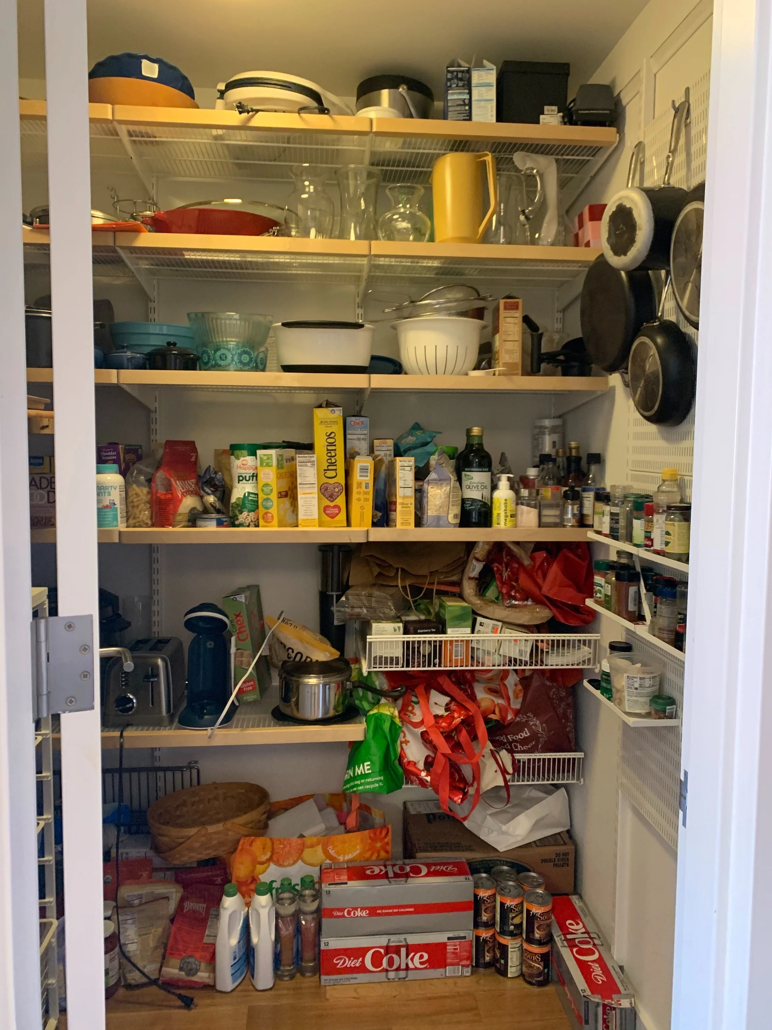 PANTRY - BEFORE