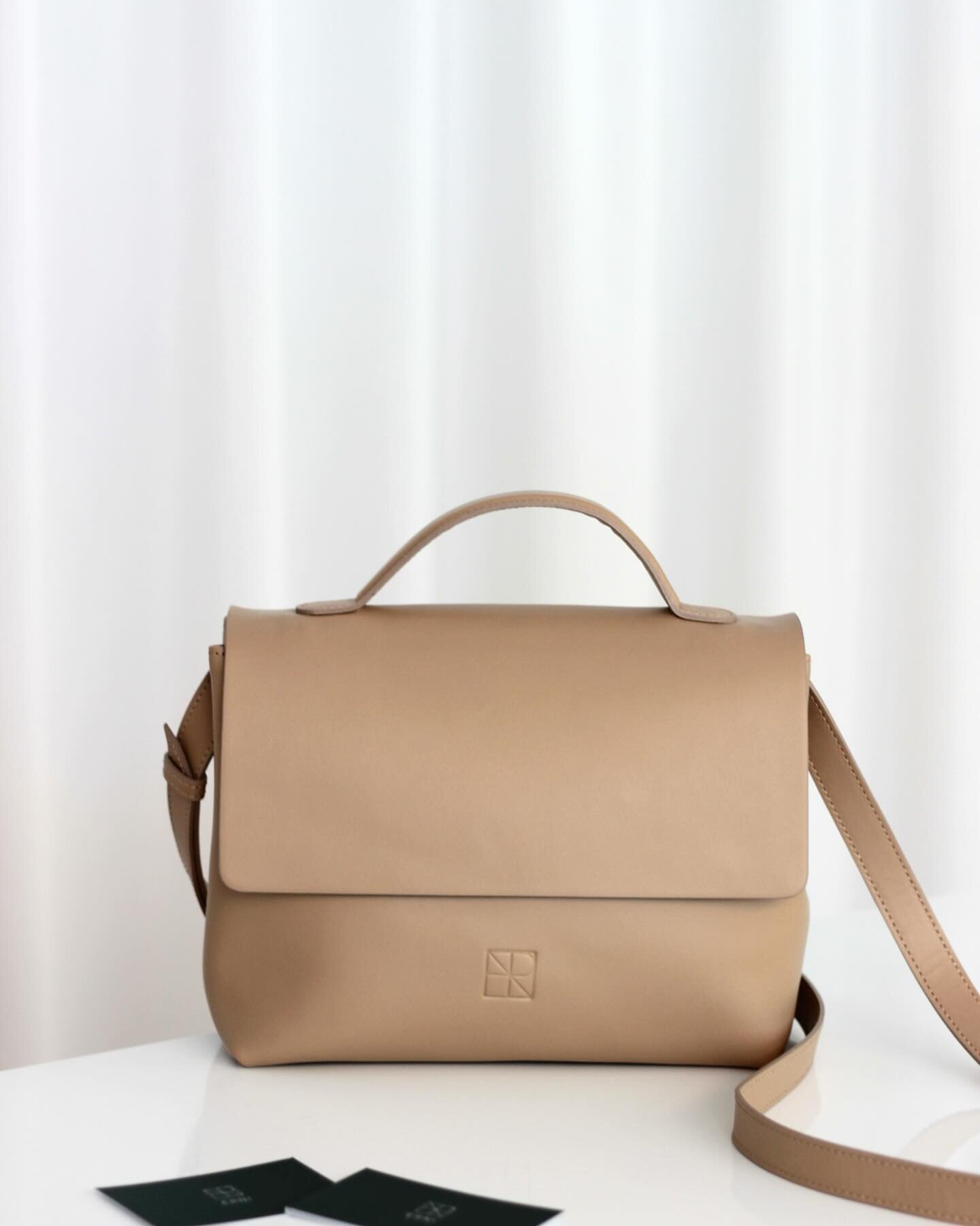 Beige love - DM me if you would love to visit our showroom in Meggen today. Last minute Easter shopping possible this afternoon.  #swissmade #awissdesign #spacious #leather #shoulderbag #onlineshop #showroom #meggen #lucerne