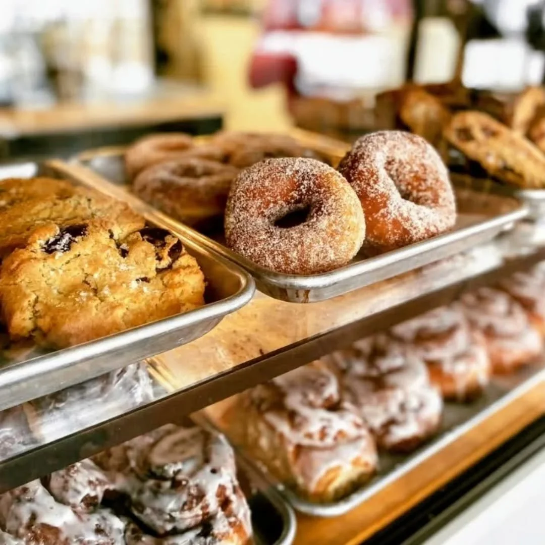 Tis the season for cozy treats and warm spicesπ 
Swing by for gooey cinnamon rolls, cardamom sugar donuts, and more β 
#cvillebakery #charlottesvilleva #cinnamonrolls #sourdoughdonuts