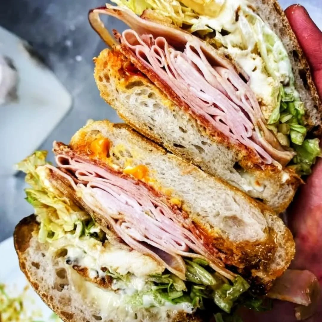 In a hurry? Skip the line (and the wait) on weekdays by ordering ahead online!
Available for breakfast and lunch, Mondays-Fridays only.
Go to belleville.com to get started :)

Featured sandwich: The Italian ⭐

#charlottesvilleva #italiansandwich
