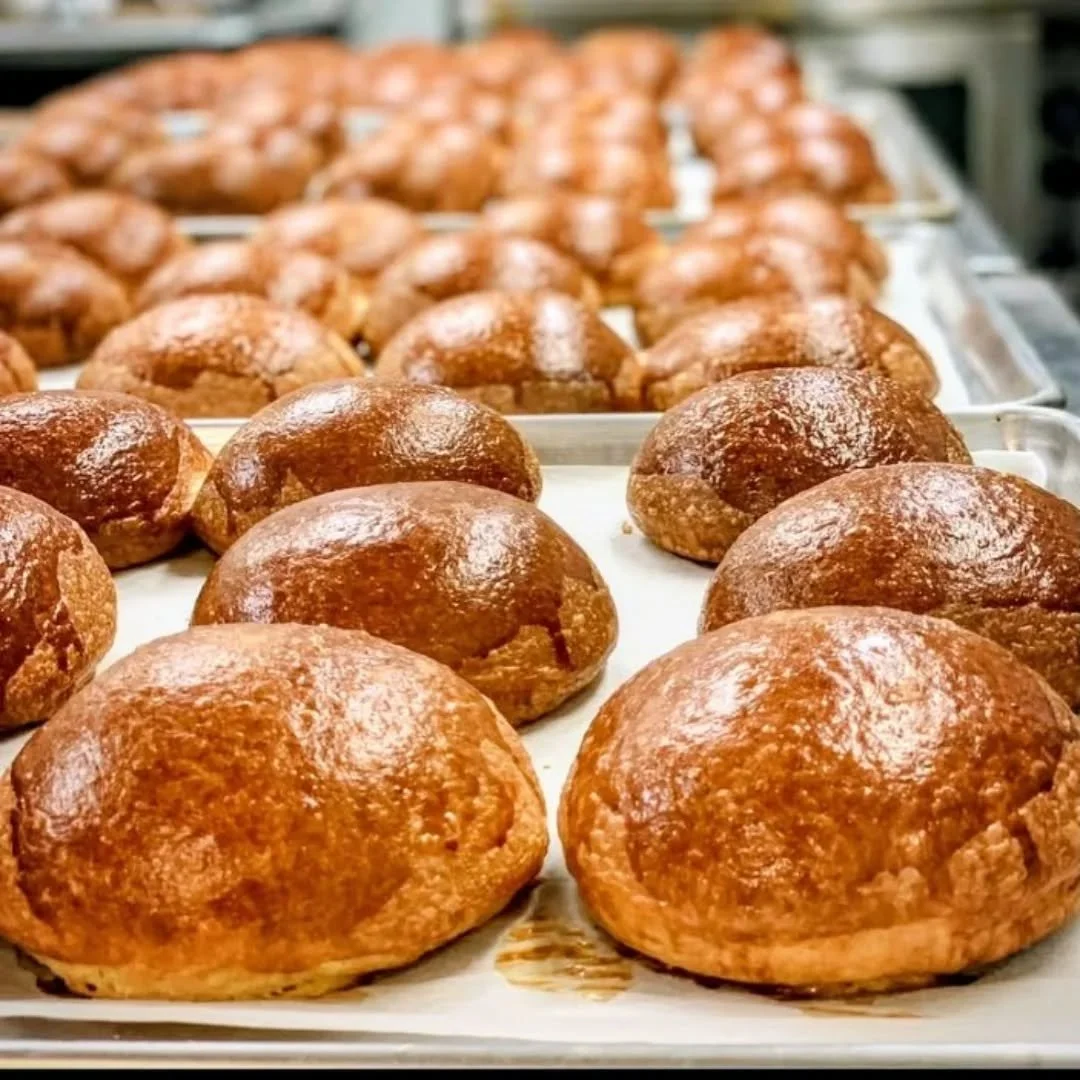 These buttery guys are ready to sandwich some sausage, egg and cheeses and ...BURGERS 🍔 

Burger night is tomorrow! See our first burger post from this week for a chance to win a free burger dinner for 2 😍 #BelleBurgerGiveaway