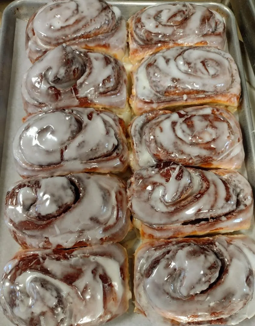 Gooey cinnamon rolls for the whole family ❤️

Preorder breakfast treats and sourdough bread for your Thanksgiving table by Friday! Go to bellecville.com/thanksgiving (link in bio)

#cinnamonrolls #cvillebakery #cvillefoodie #charlottesvilleva #sourdo