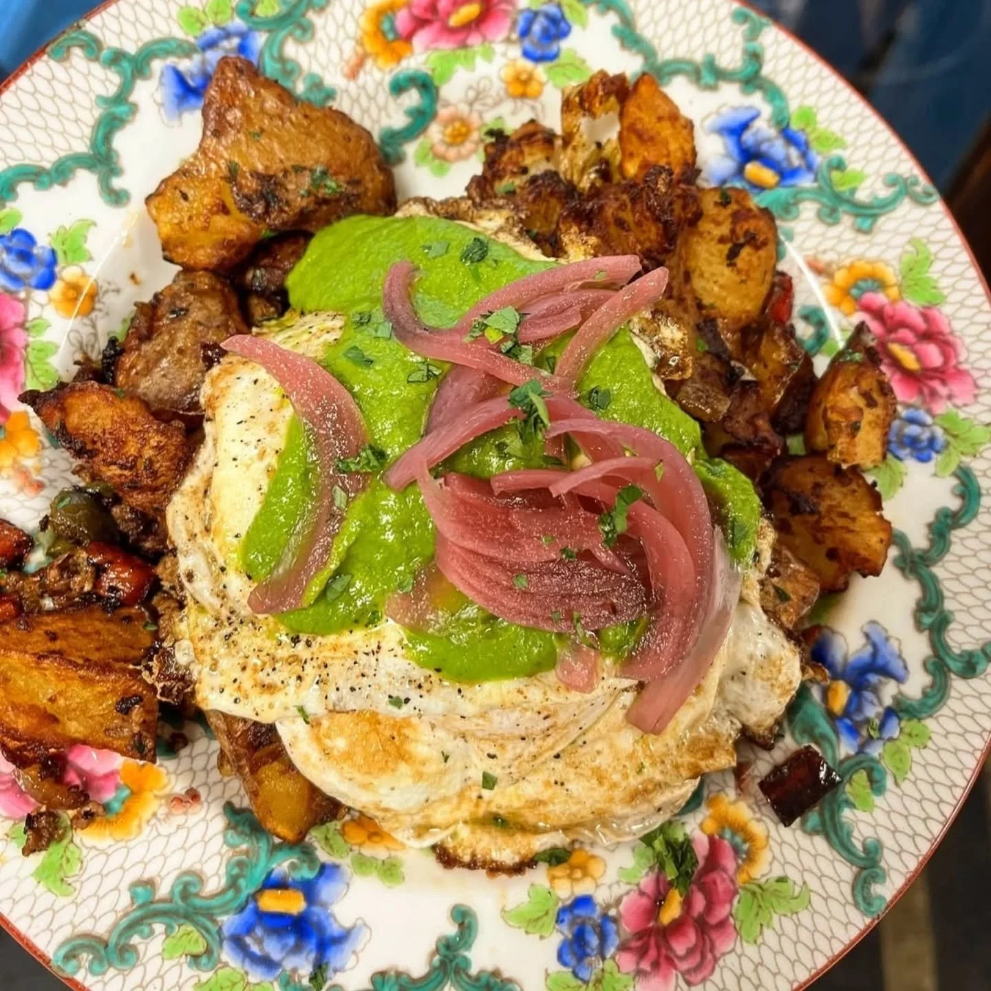 Mark your calendar - We're servin' up brunch ALL DAY on New Year's Day to ring in 2026 with you 🪩 8am - 8pm 🥂 

Try dishes like:
Chorizo hash
Smoked salmon bagel
Brioche French toast
Croque madame
And more!

Invite your friends and family and we wi
