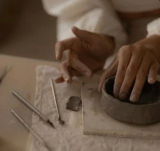 Pinch pot ceramics hand building