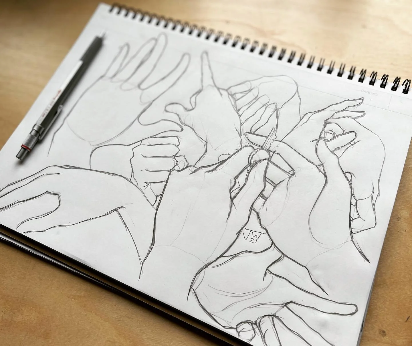 Who doesn&rsquo;t love to draw hands!

#handsdrawing #productdesign #productsketch #designsketch #id #idsketch #idsketching #sketch #sketching #industrialdesign #dailysketch #pencilart