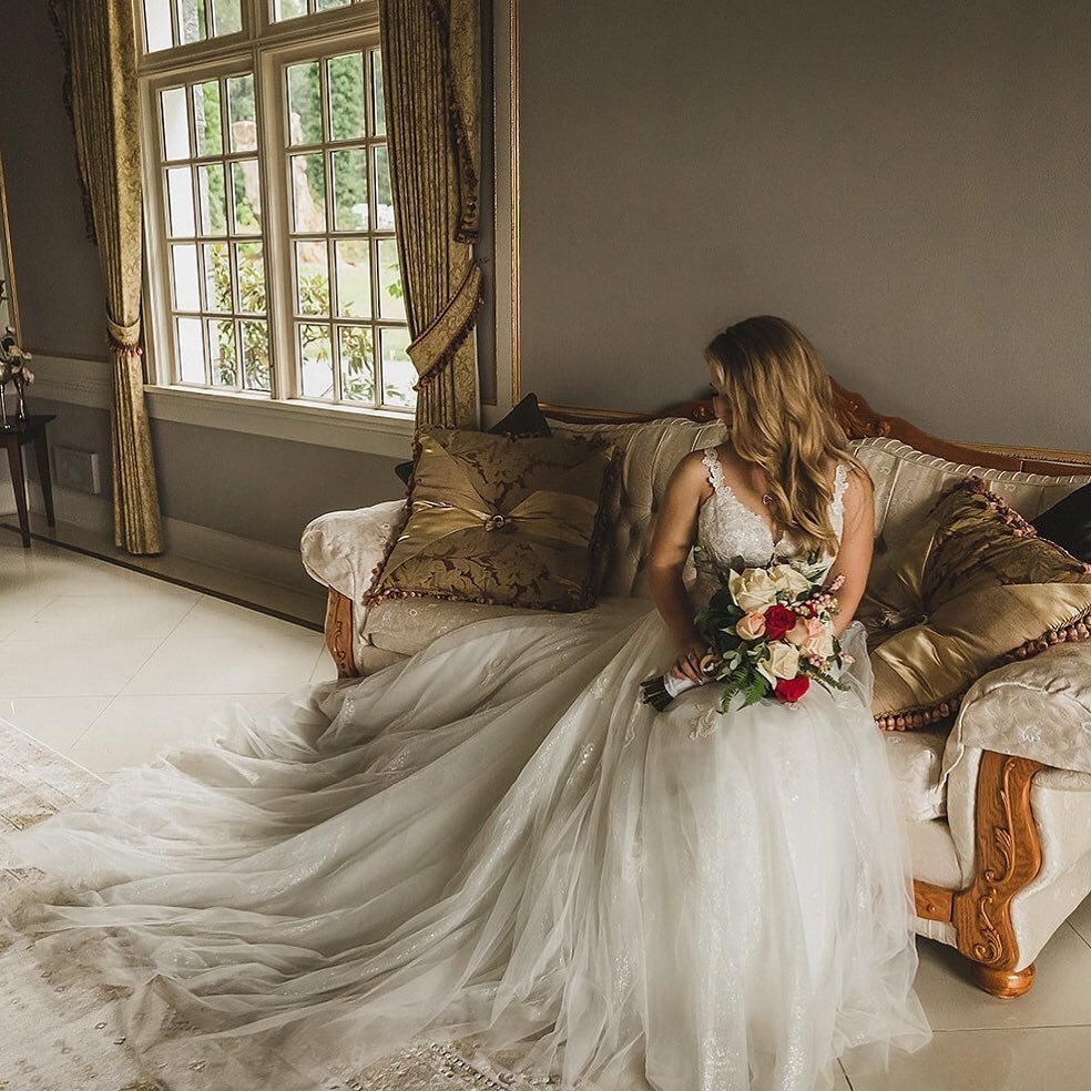 Such a stunning bride with the most beautiful head of hair. 

Hair by me 🤍 
💄 doctored beauty (in-house team) 
Venue @rowenasinn 
📷 @umbrellatreephotography 

&bull;
&bull;
&bull;
&bull;
&bull;
&bull;
&bull;
&bull;
&bull;
#southsurreystylist #wedd