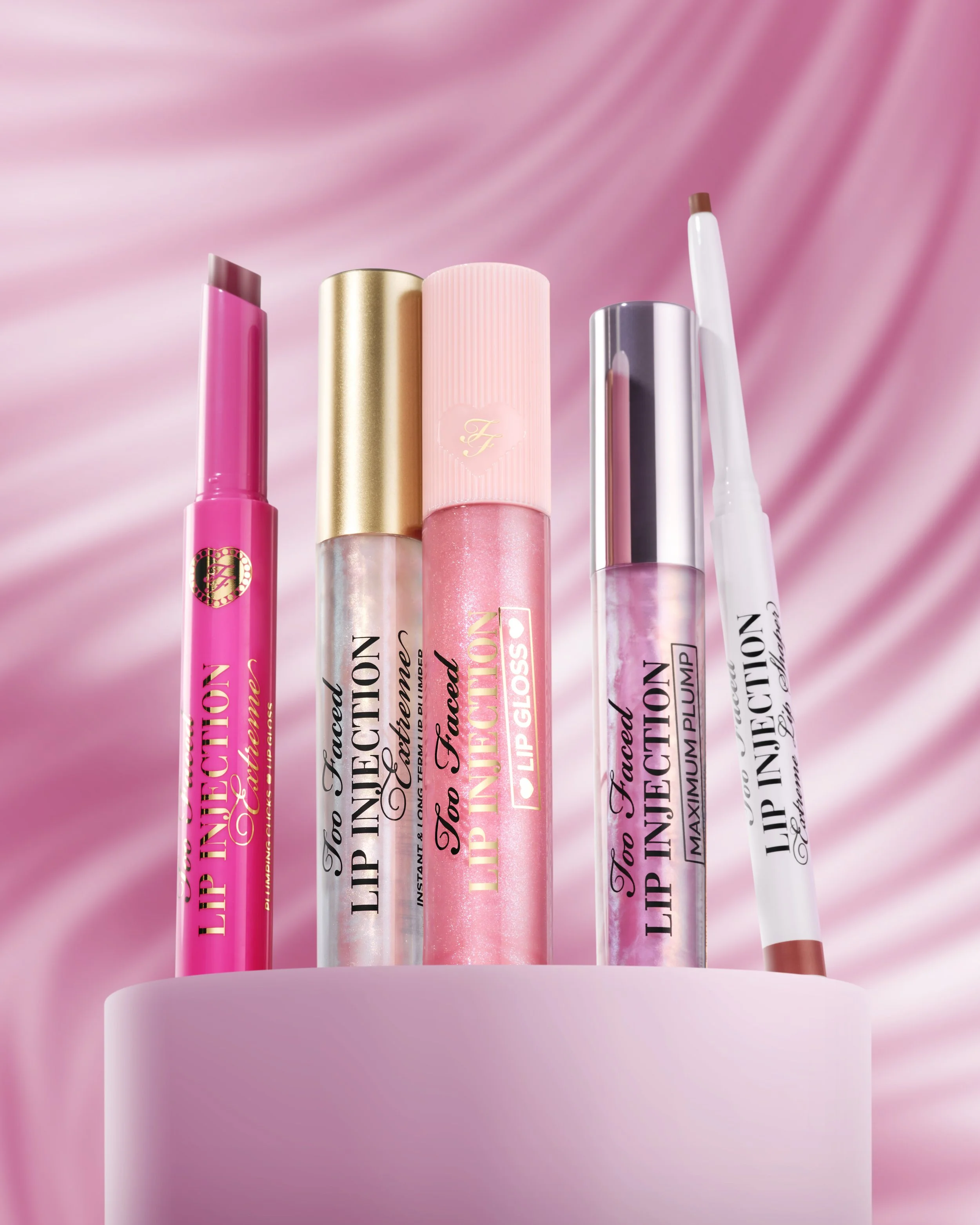 TO_FY26_Spr_LIP_PLUMPINGGLOSS_Social_RGB_5058_1_4x5.jpg