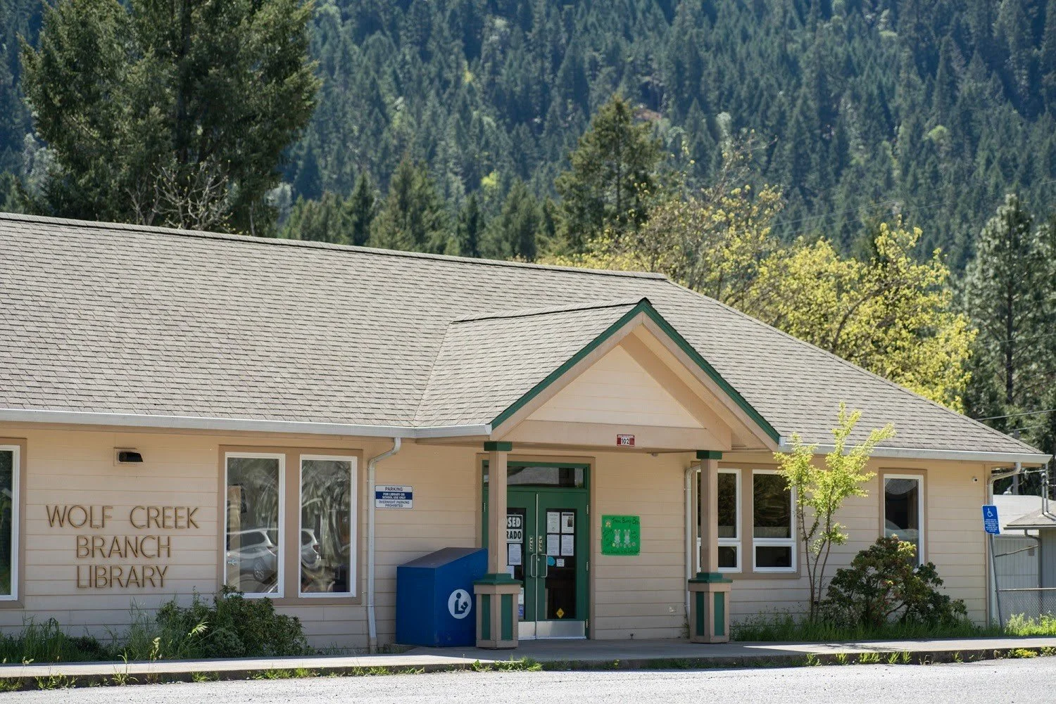 Wolf Library Wolf Creek — Josephine Community Library Foundation