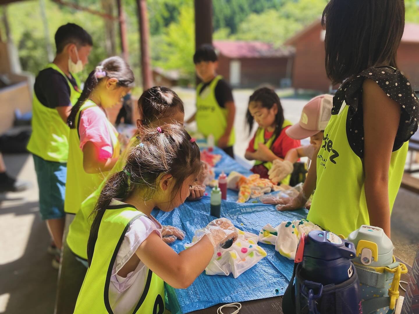 2024年度サマーキャンプ募集開始✨

Tie dye activity🎨
One of our favourite idea on our Sumer activity!
Have you ever tie dyed with your kids before?
All kids love and have fun activity!

Artsterz Summercamp for 2024 is open now☝🏻

#summerschool #kids #artschool #N