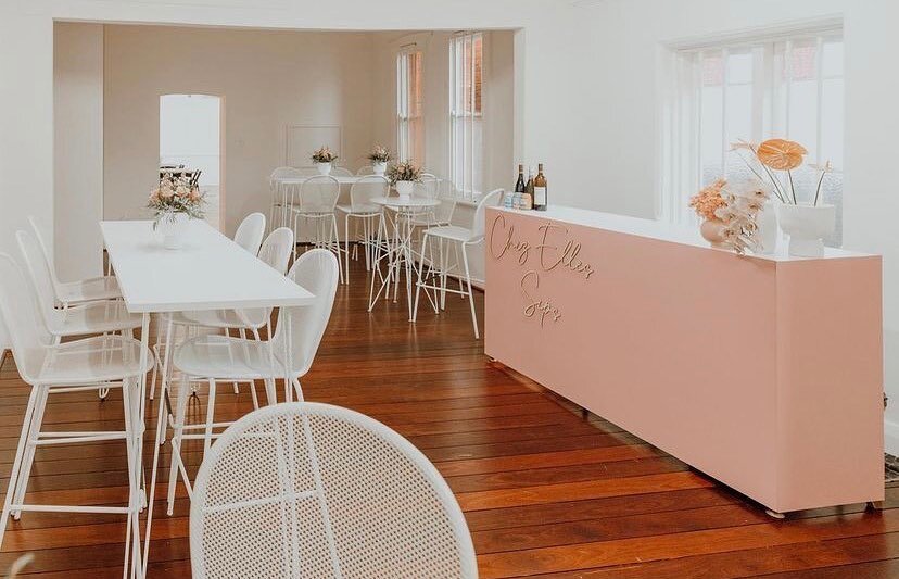 Another shot of this beautiful event that was styled and bloomed to perfection by @isalia_events with our pink bar, ronda stools &amp; Maisey high bars 🙌🥂 
Photography by @tylerbrownphotography 
Signage by @barley.boy 
Venue at @chezellewestperth