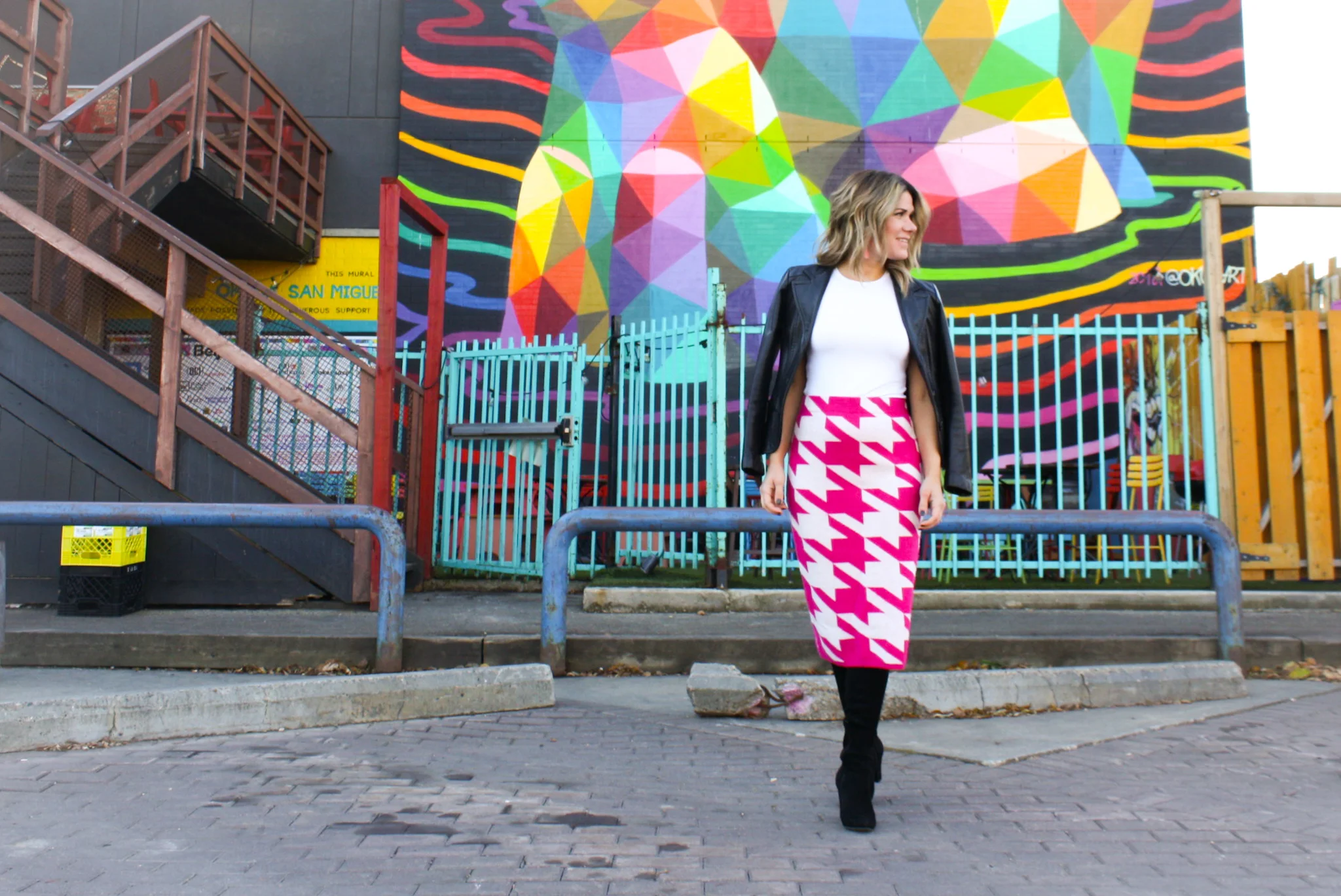 HOW TO WEAR A PENCIL SKIRT OUT OF THE OFFICE