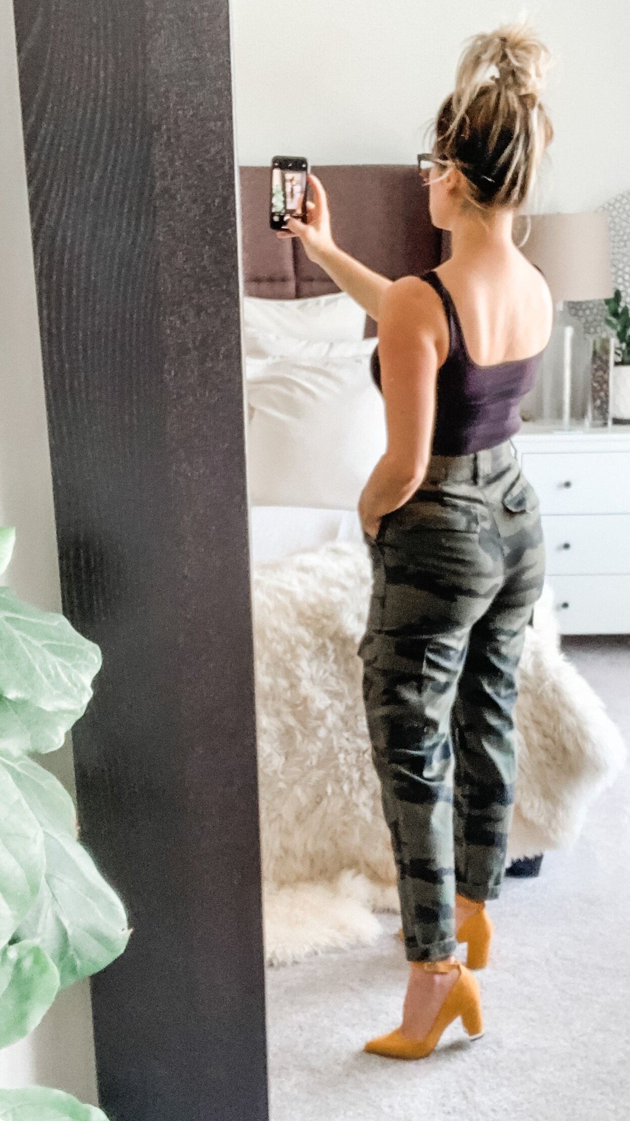 BACKSIDE STYLING TIPS WHEN BUYING HIGH-WAIST PANTS