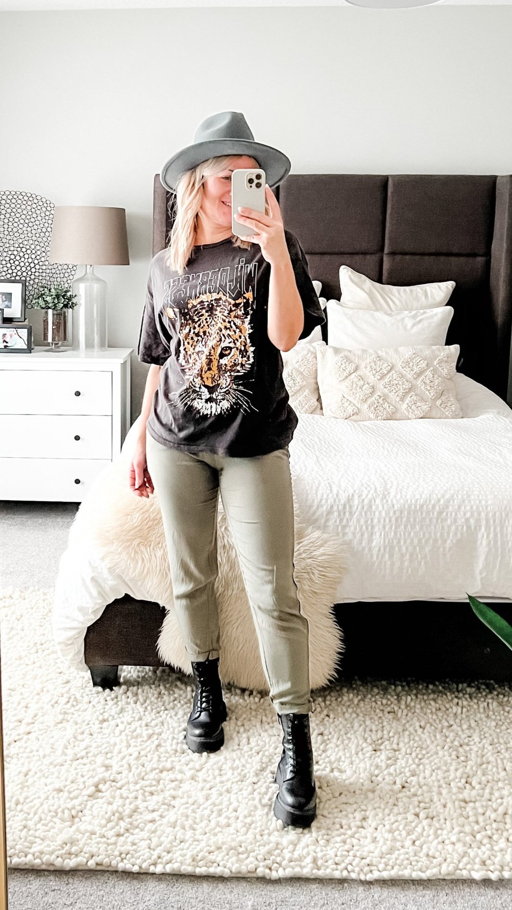 GRAPHIC TEE + STEVE MADDEN BETTYY BOOTS + JOGGERS + "LACK OF COLOR" HAT