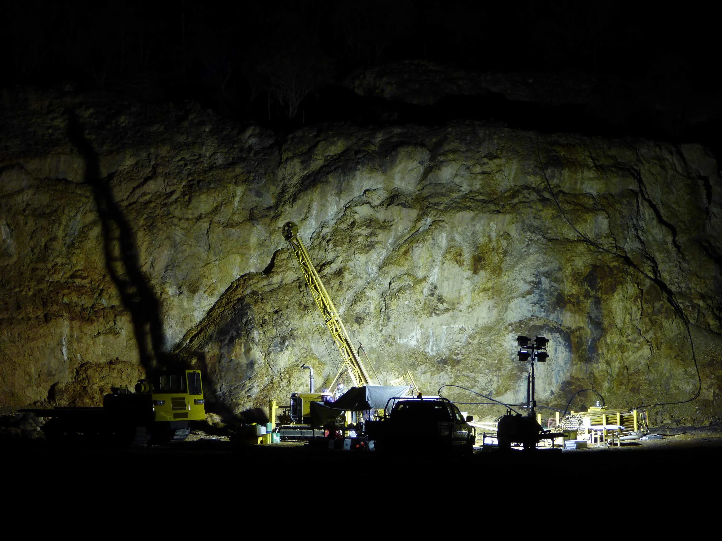 Night Drilling at Strauss 3.jpg