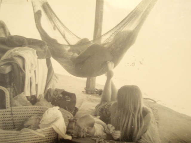 Rick, Ida & baby Flaven, San Blas, Mexico 1966 / Photograph: Richard Sturgill