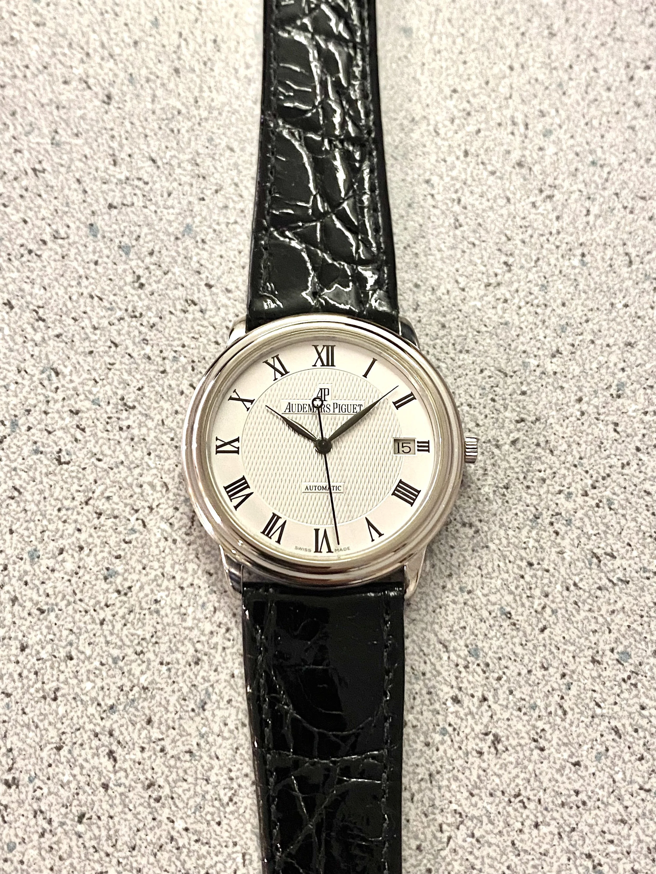 Audemars Piguet - Solid 18k White Gold - 36mm