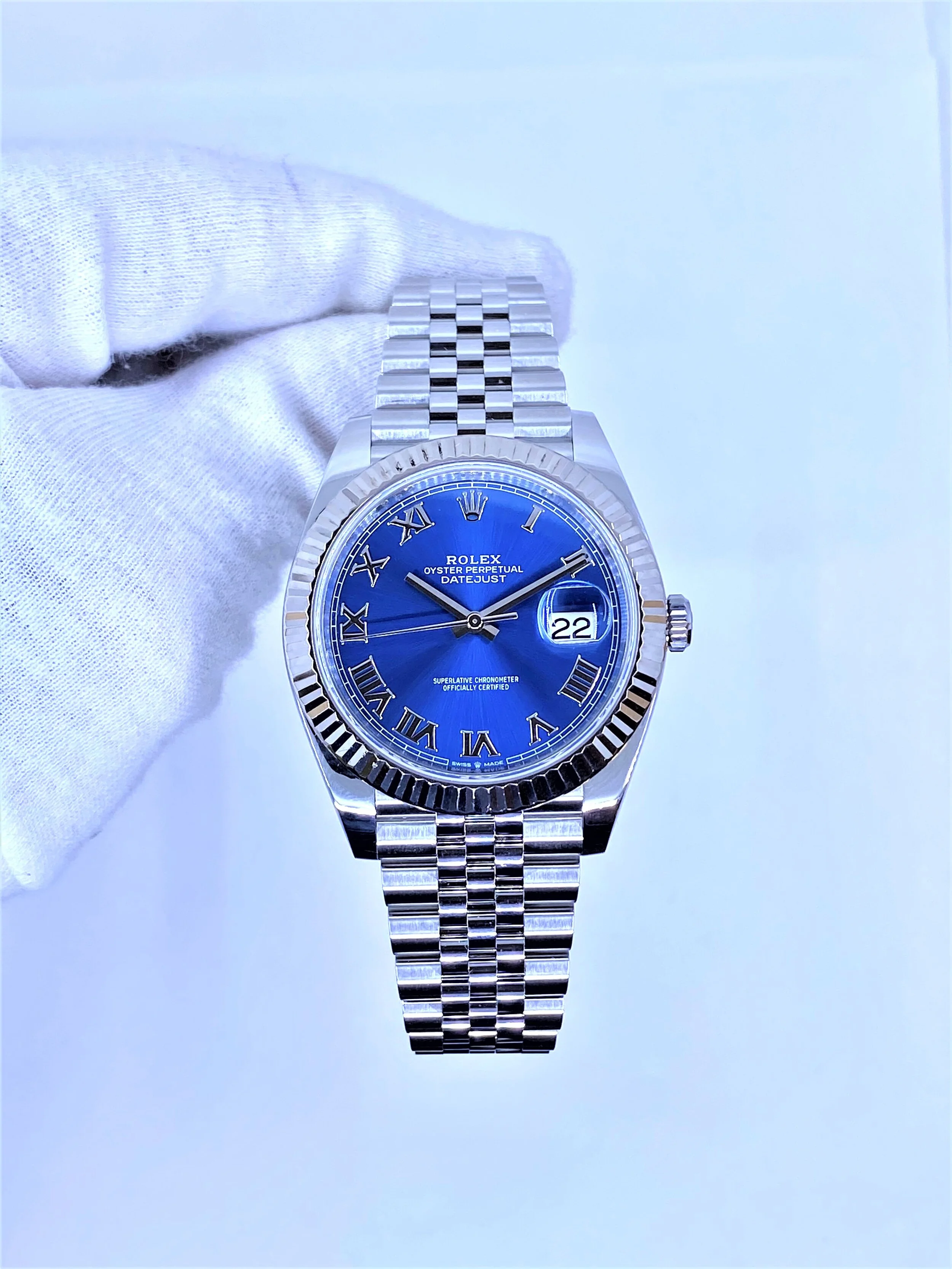 126334 blue dial