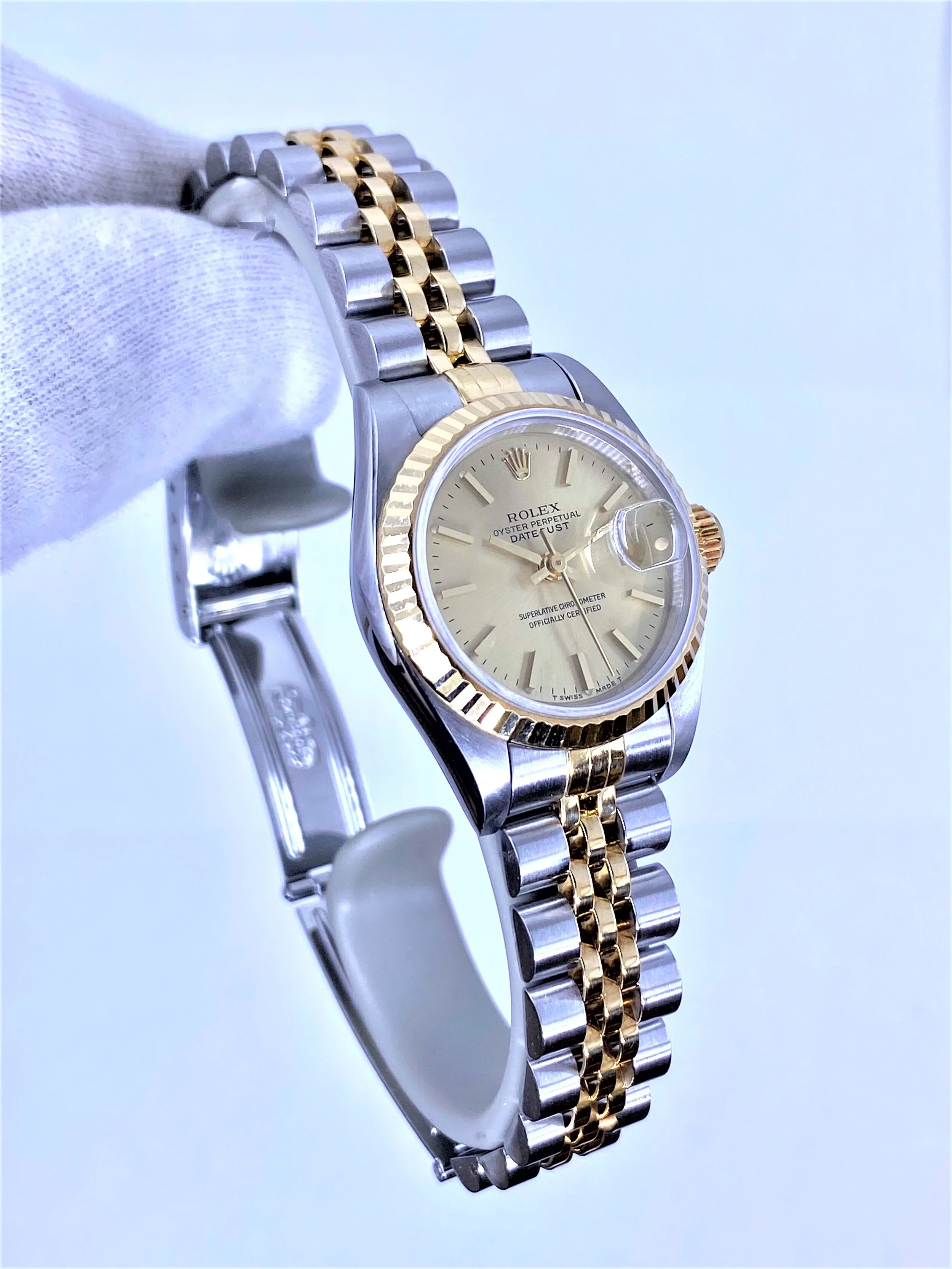 Buy pre-owned Rolex Datejust 26mm - Steel \u0026 18k Gold in Vancouver, Canada —  Time \u0026 Gold