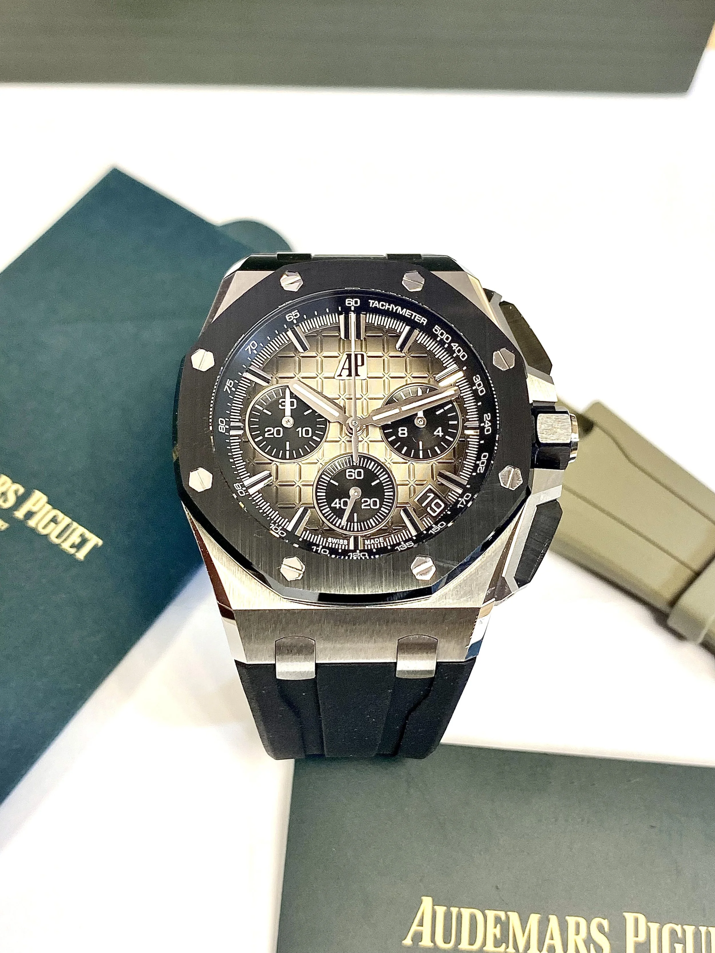 2023 Audemars Piguet Royal Oak Offshore 26420SO - Complete Set - Stunning Smoked Dial!