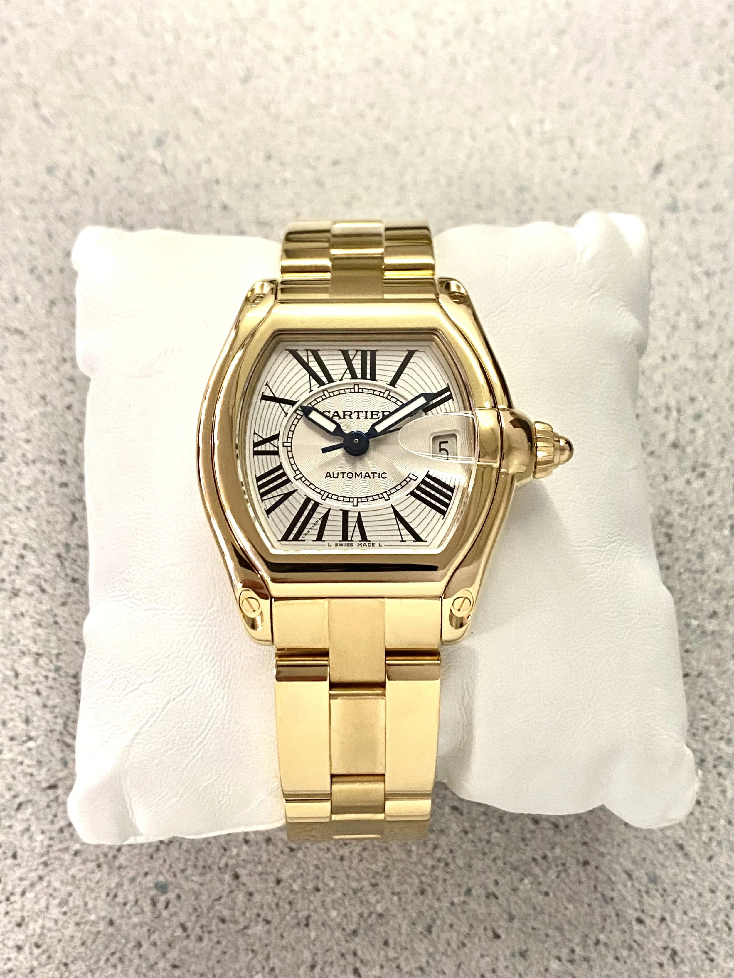Cartier Roadster 2524 - Solid 18k Yellow Gold - Box & Manual