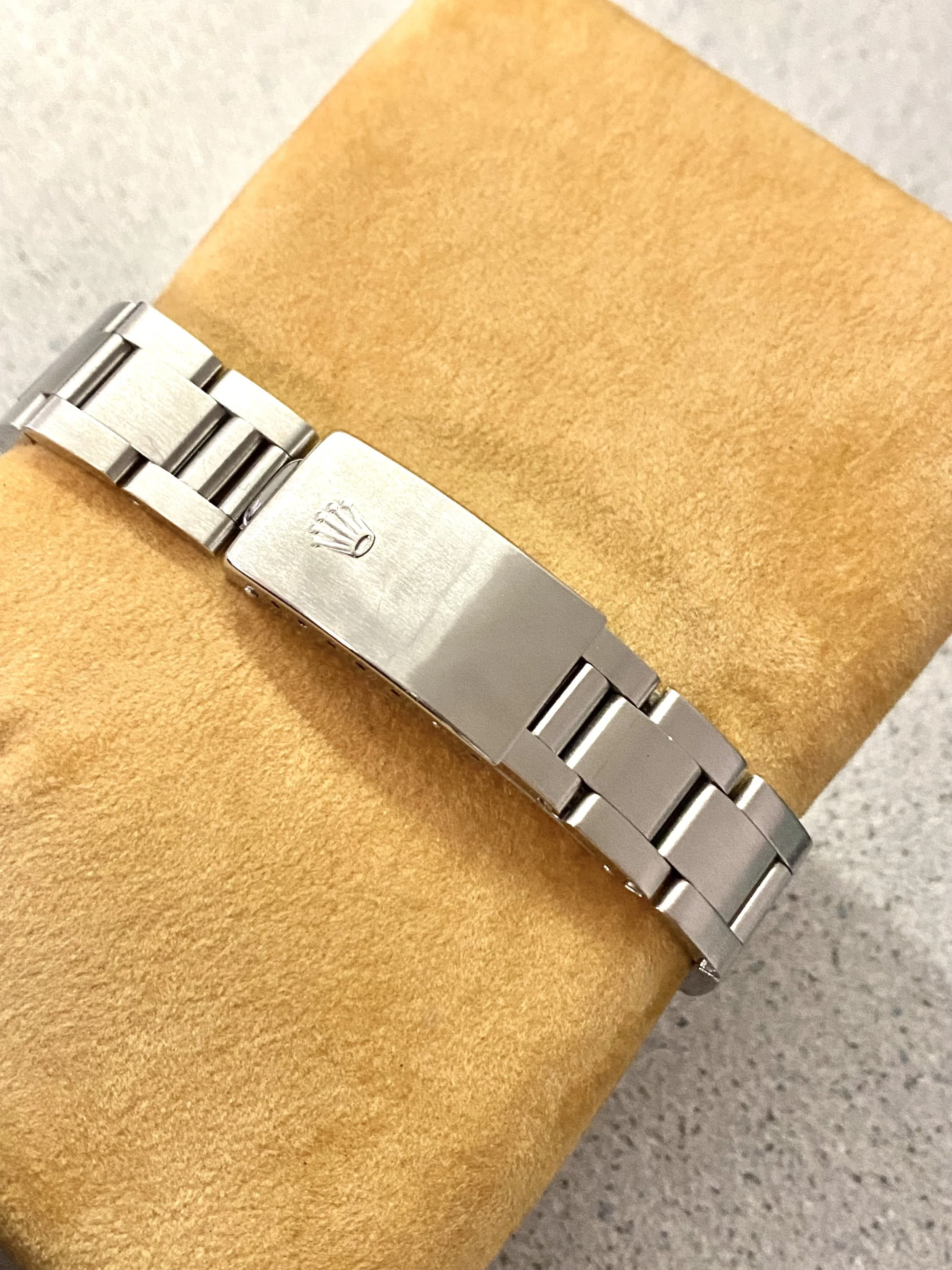 akbu.jpg (Copy) (Copy)