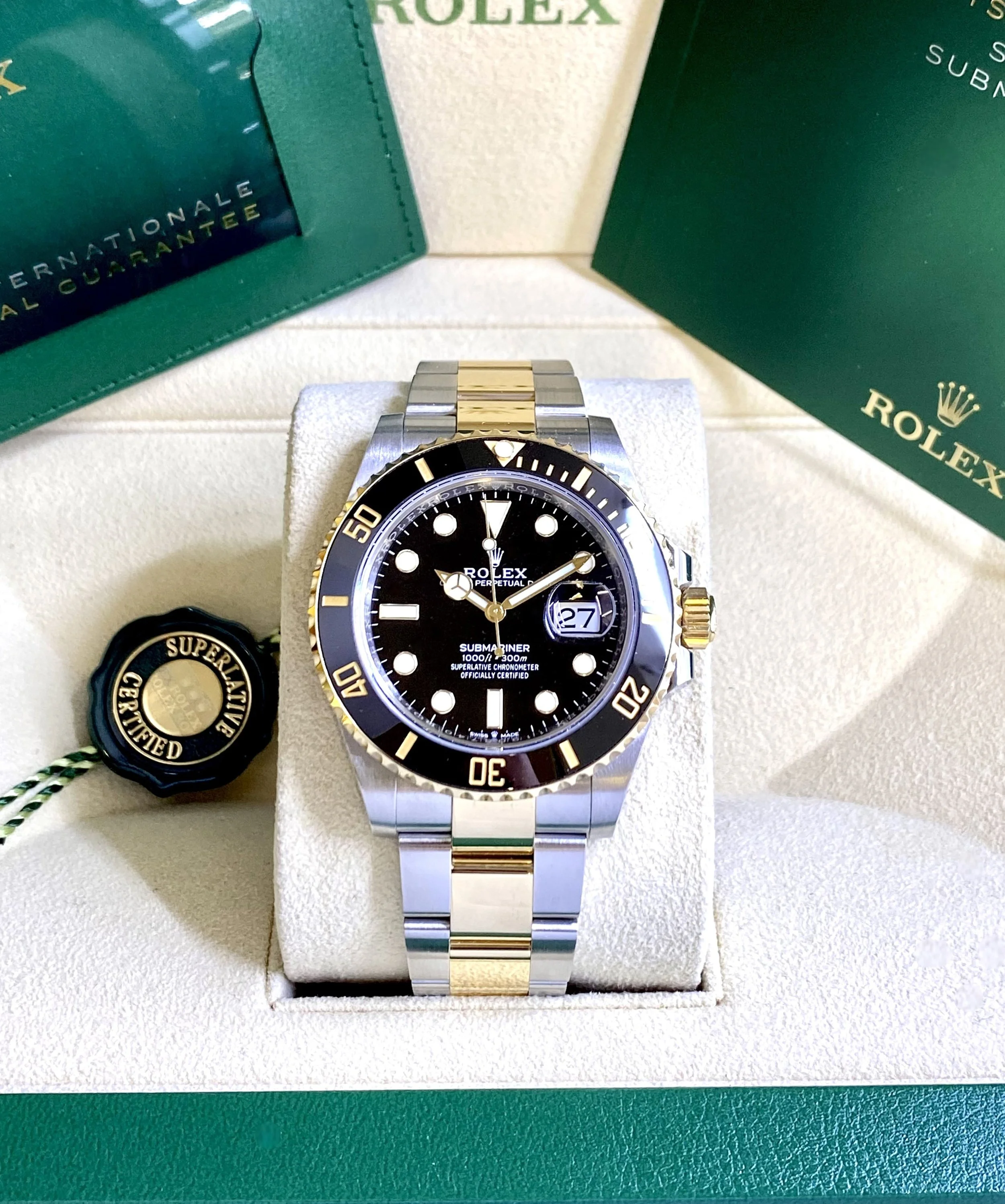 Rolex Submariner 126613LN - Steel & 18k Gold - 41mm - Box & Papers